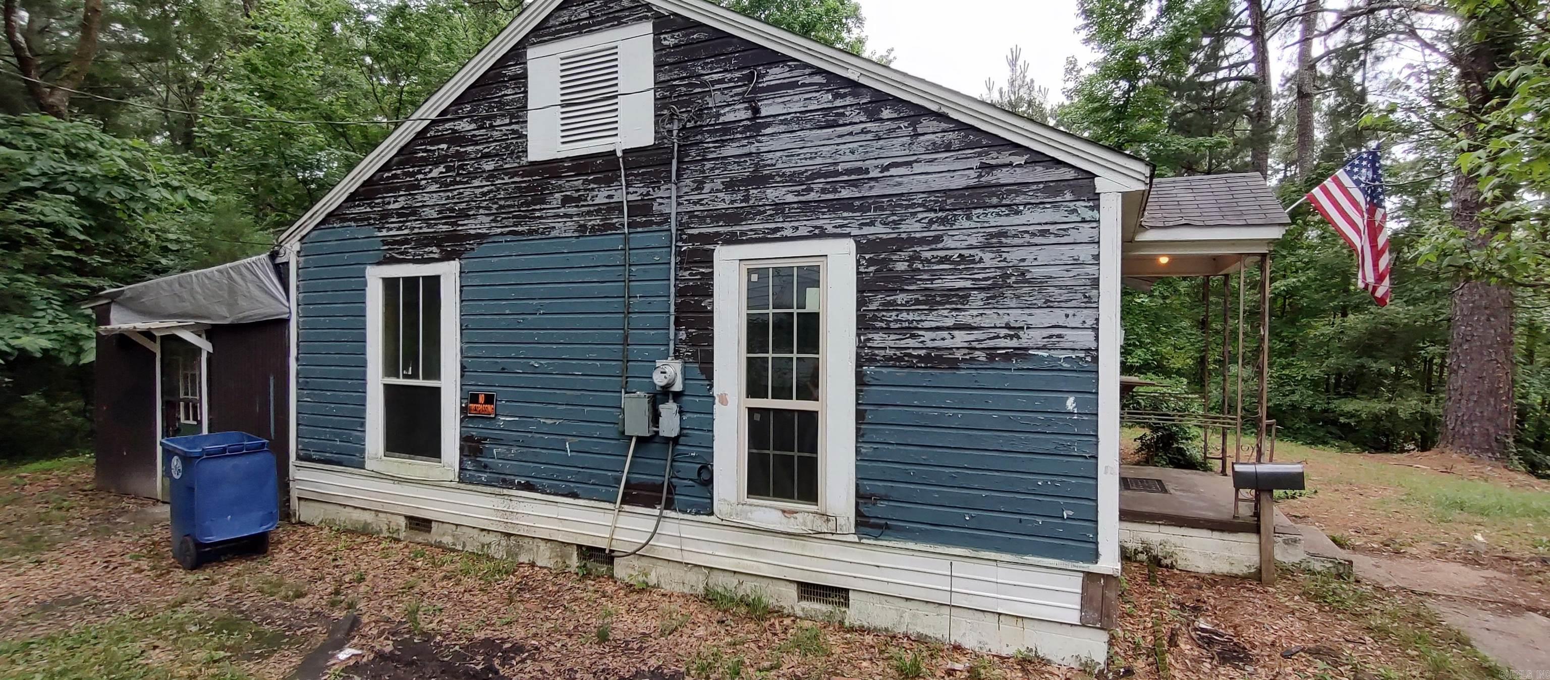 1069  Elm St.  Camden, AR