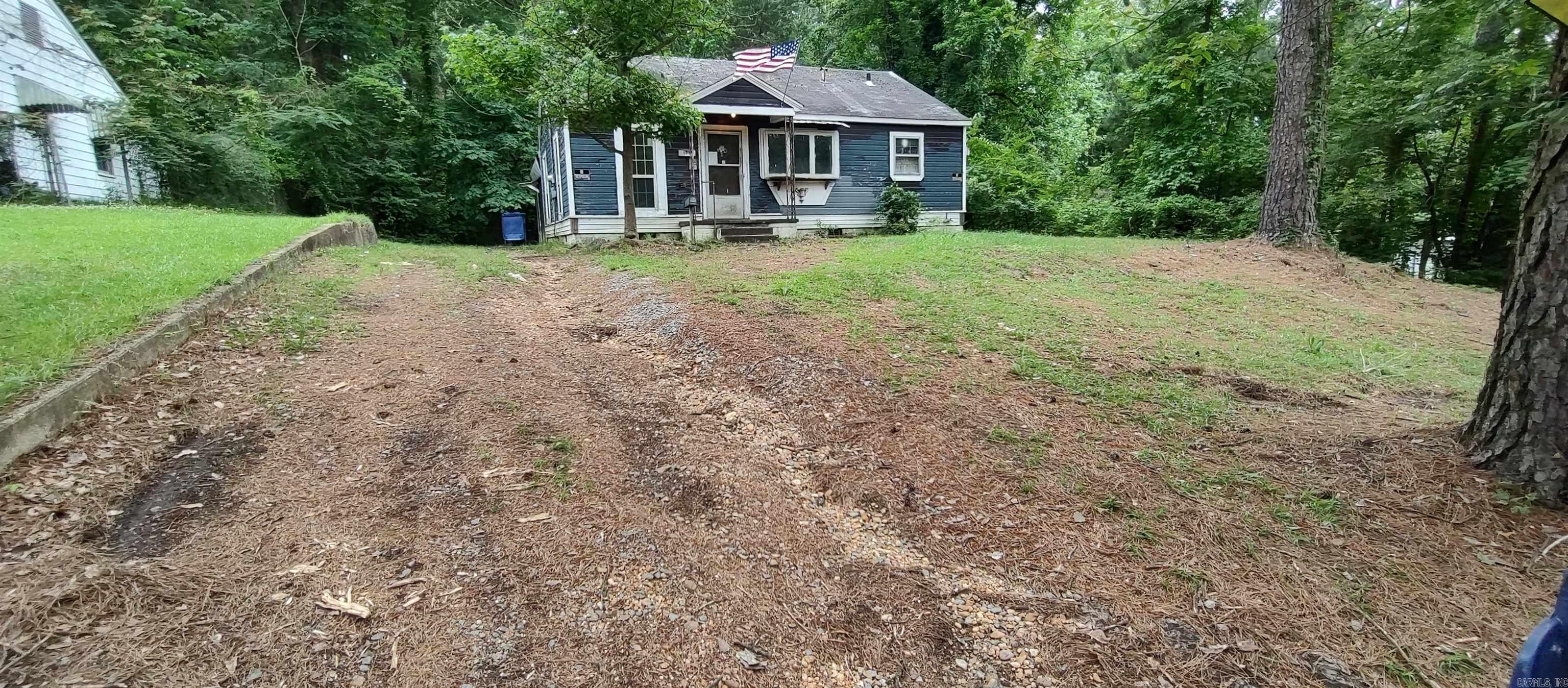 1069 Elm St. Camden, AR 71701