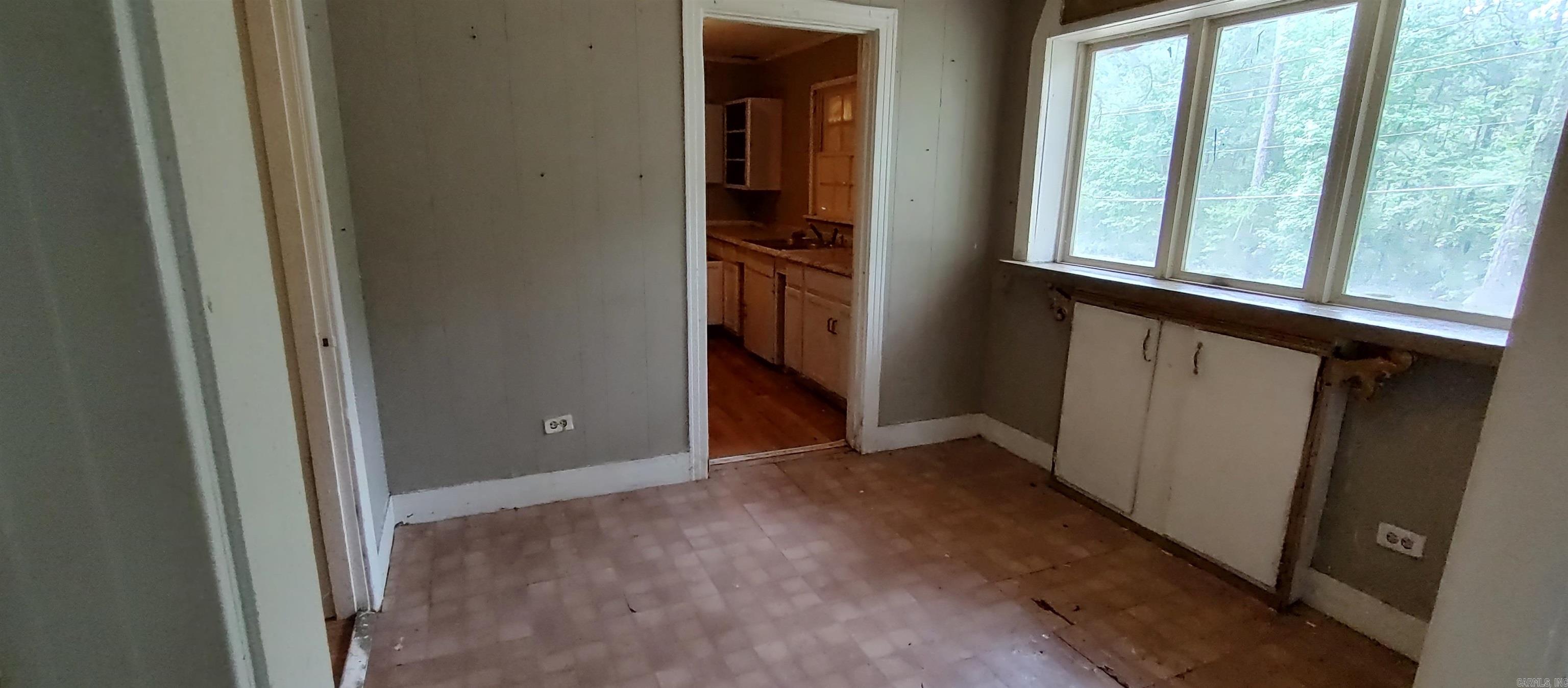 1069  Elm St.  Camden, AR