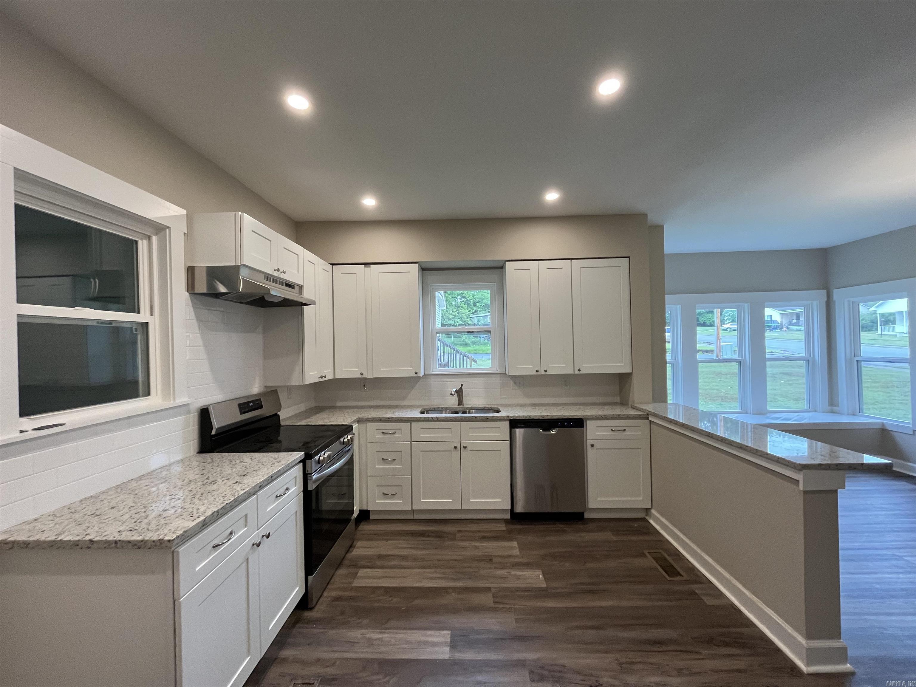 619  S Market  Benton, AR