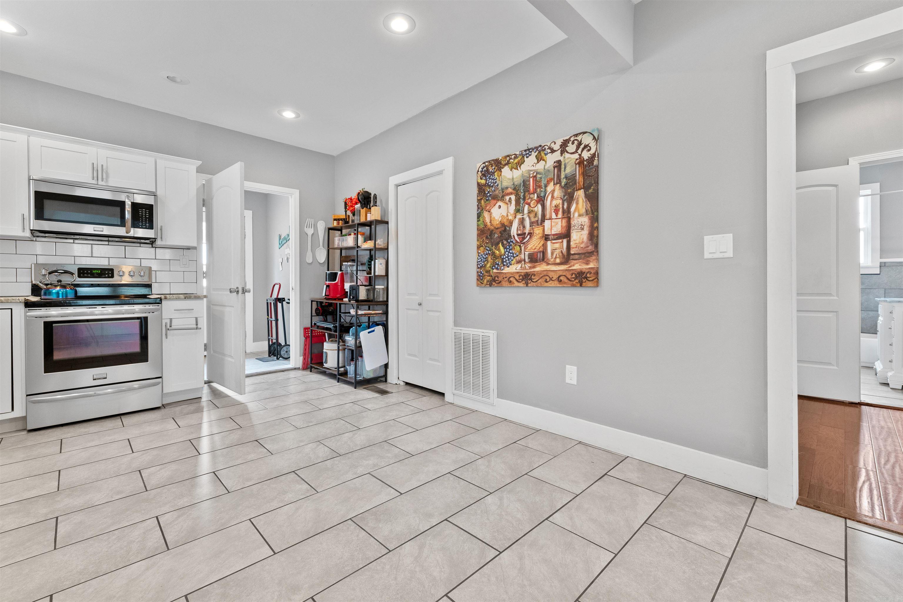 219 W D Ave.  North Little Rock, AR