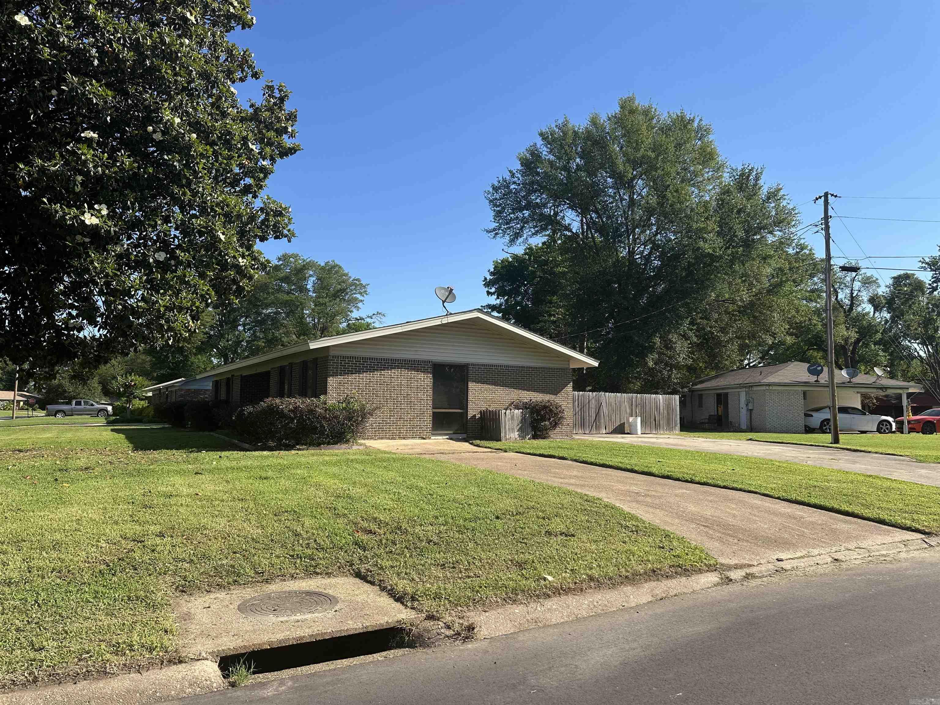 213 S ADCOCK  Dumas, AR