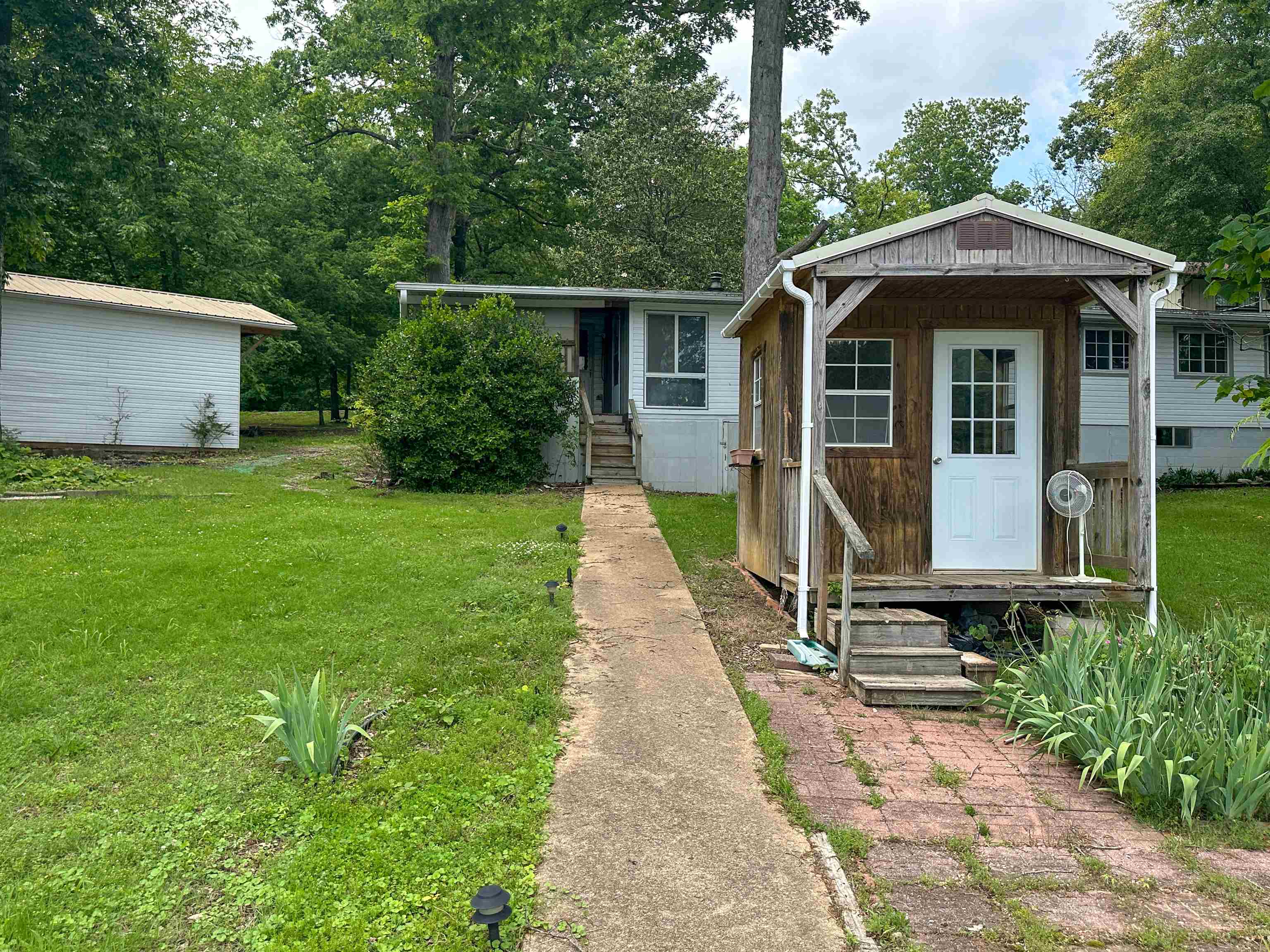 33 W Lakeshore  Cherokee Village, AR