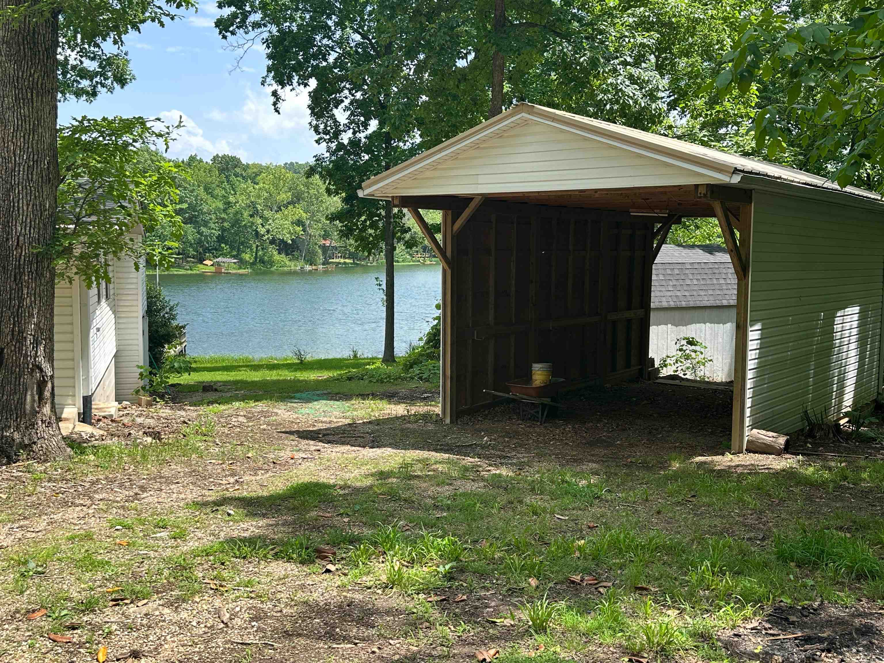 33 W Lakeshore  Cherokee Village, AR