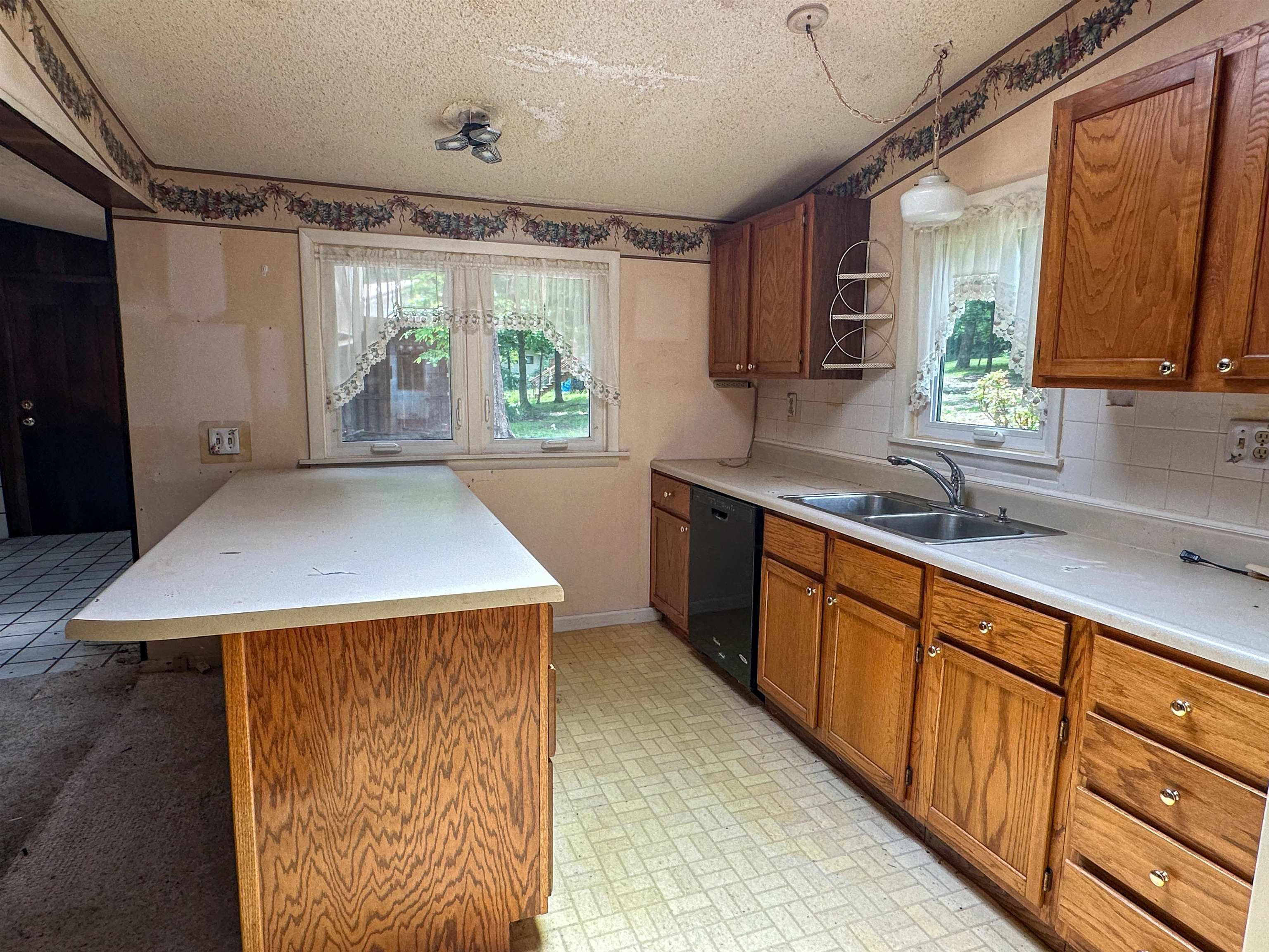 33 W Lakeshore  Cherokee Village, AR