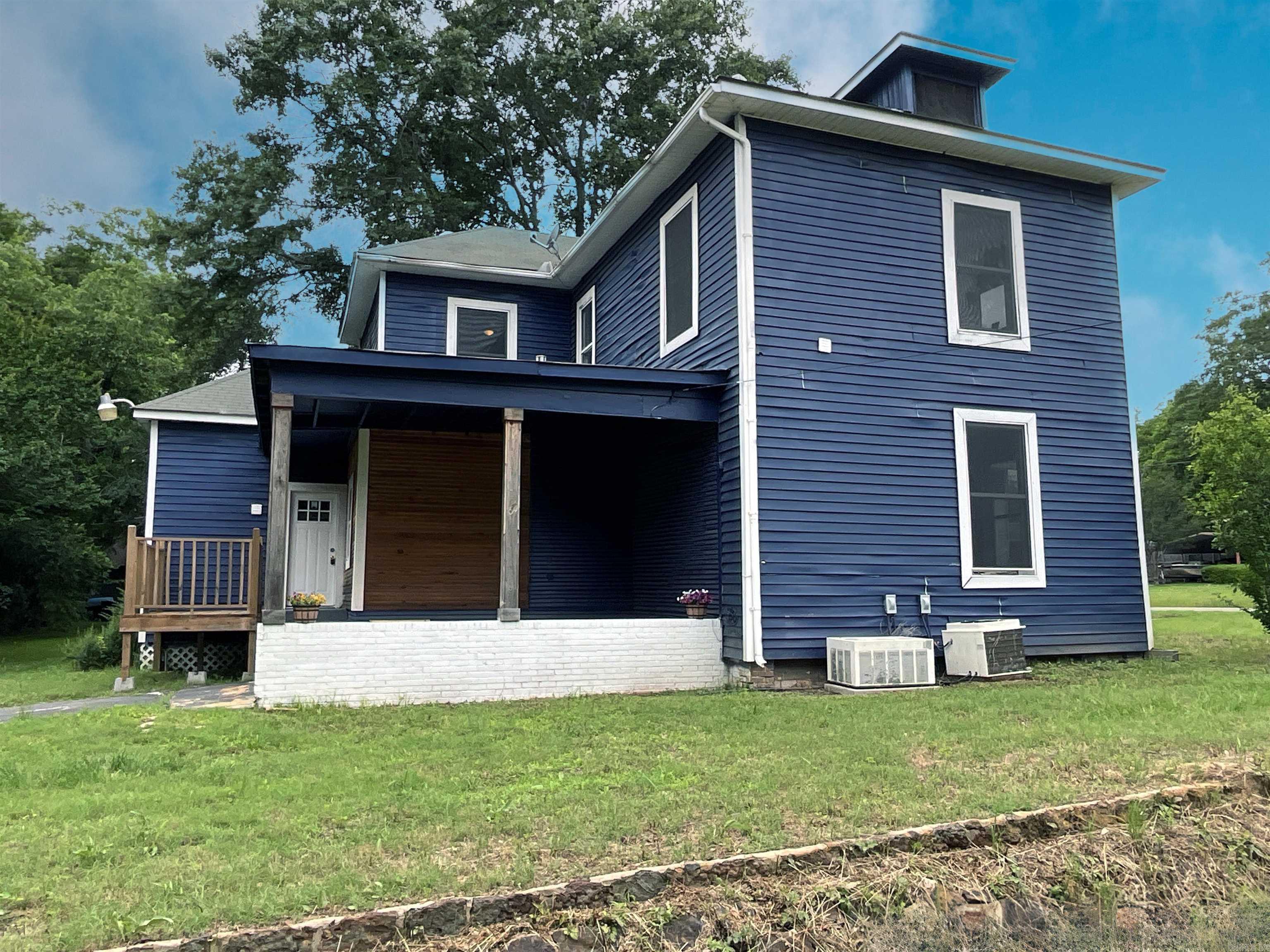 301 W Frazior  Linden, TX