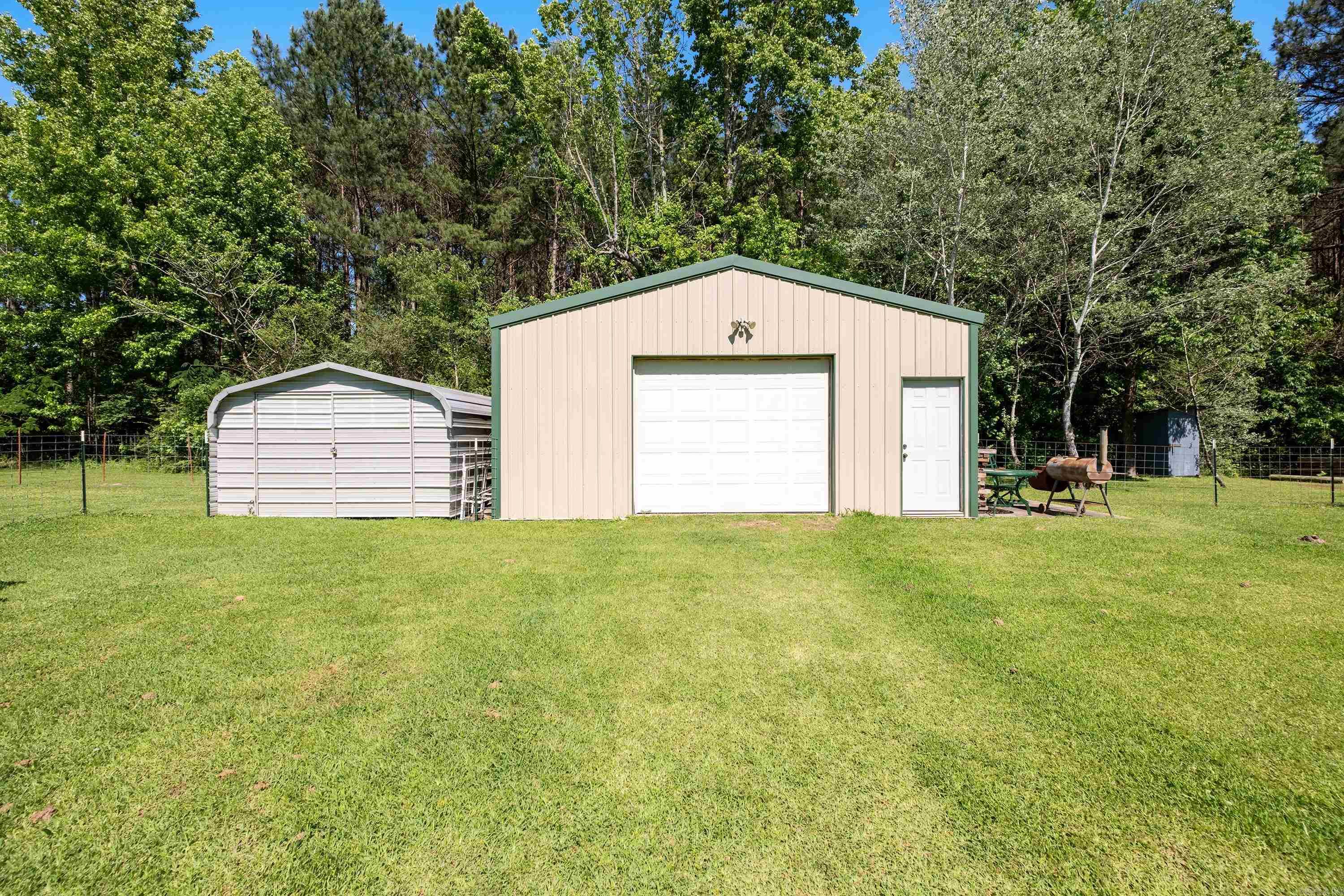 4025  Hensley Rd.  Hensley, AR