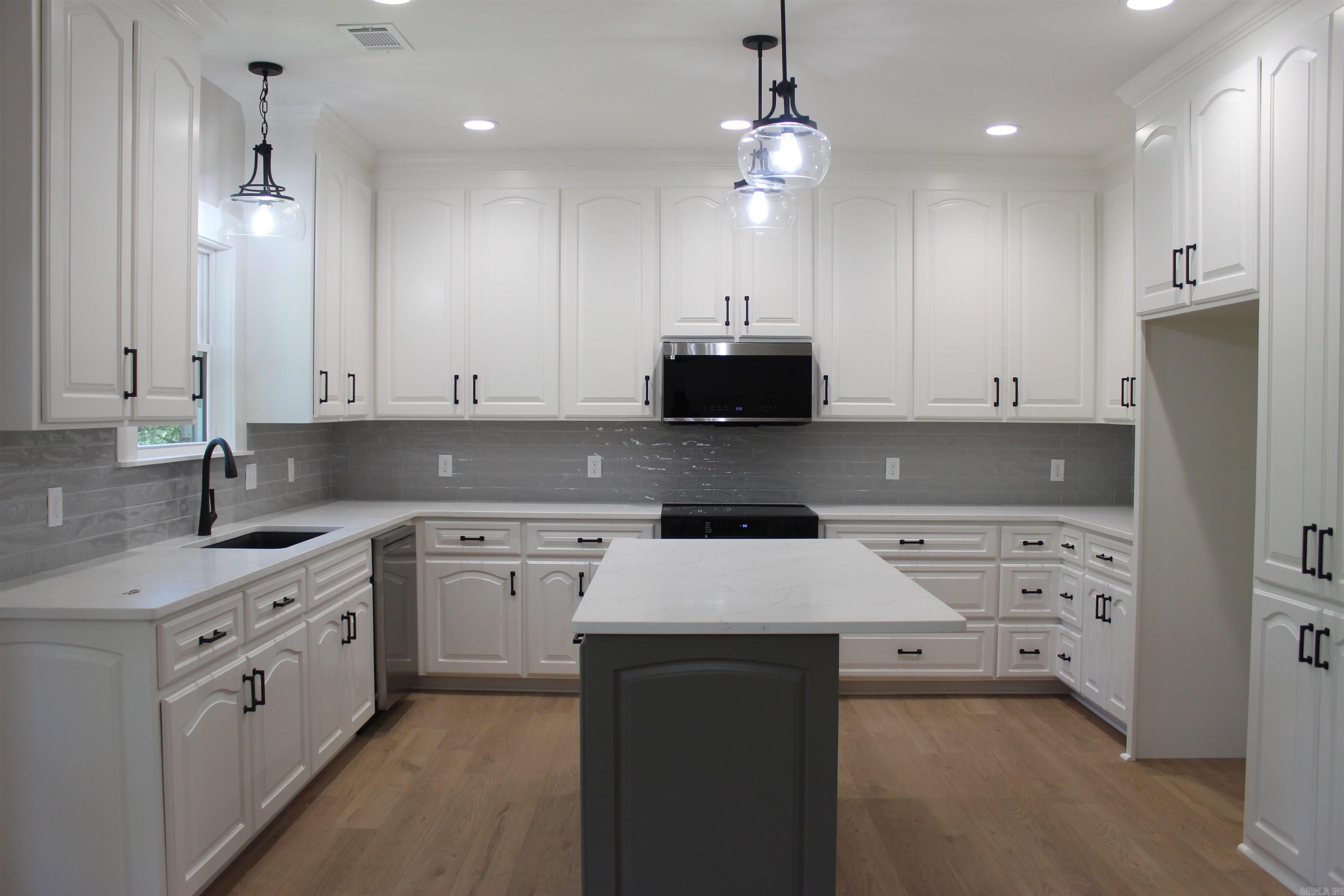 1401  Roes Ridge  Heber Springs, AR