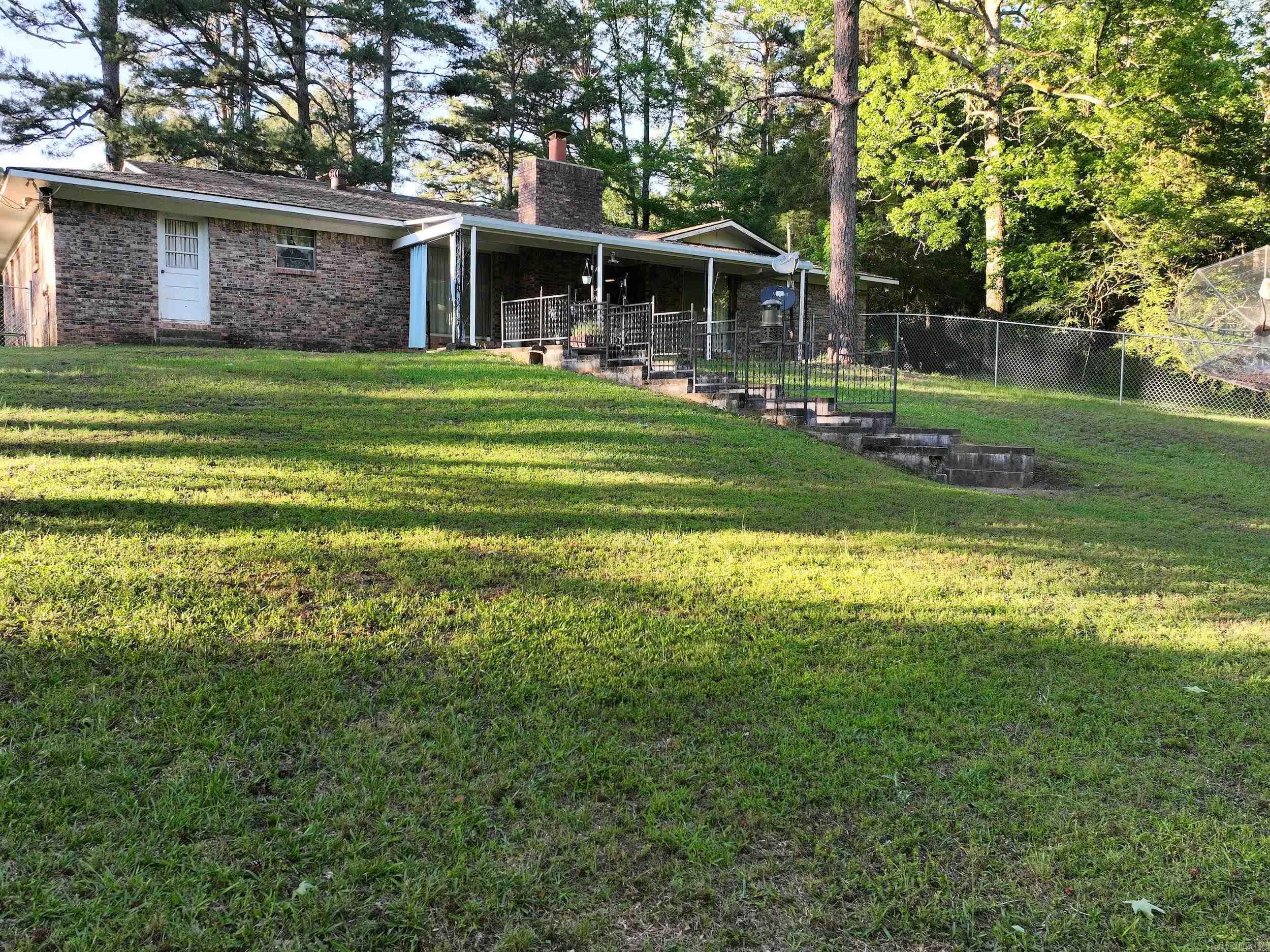 3061 W Highway 84  Umpire, AR