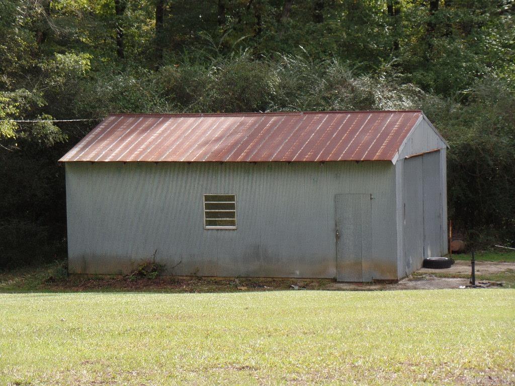 3061 W Highway 84  Umpire, AR