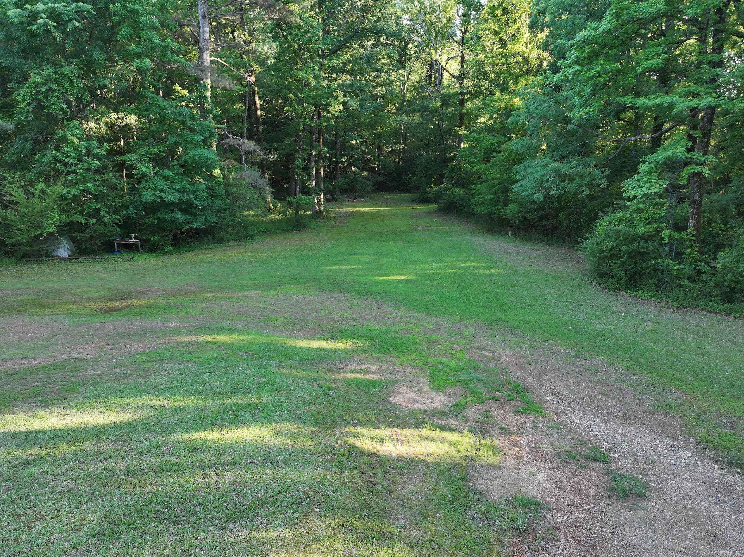 3061 W Highway 84  Umpire, AR