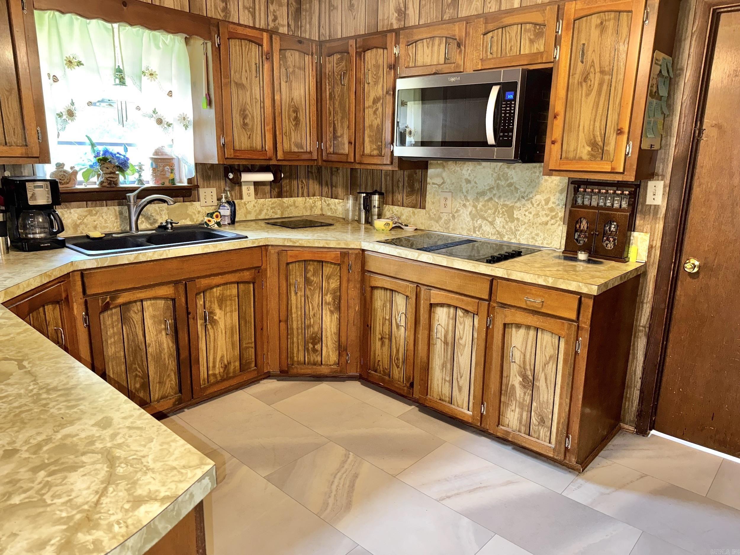 3061 W Highway 84  Umpire, AR