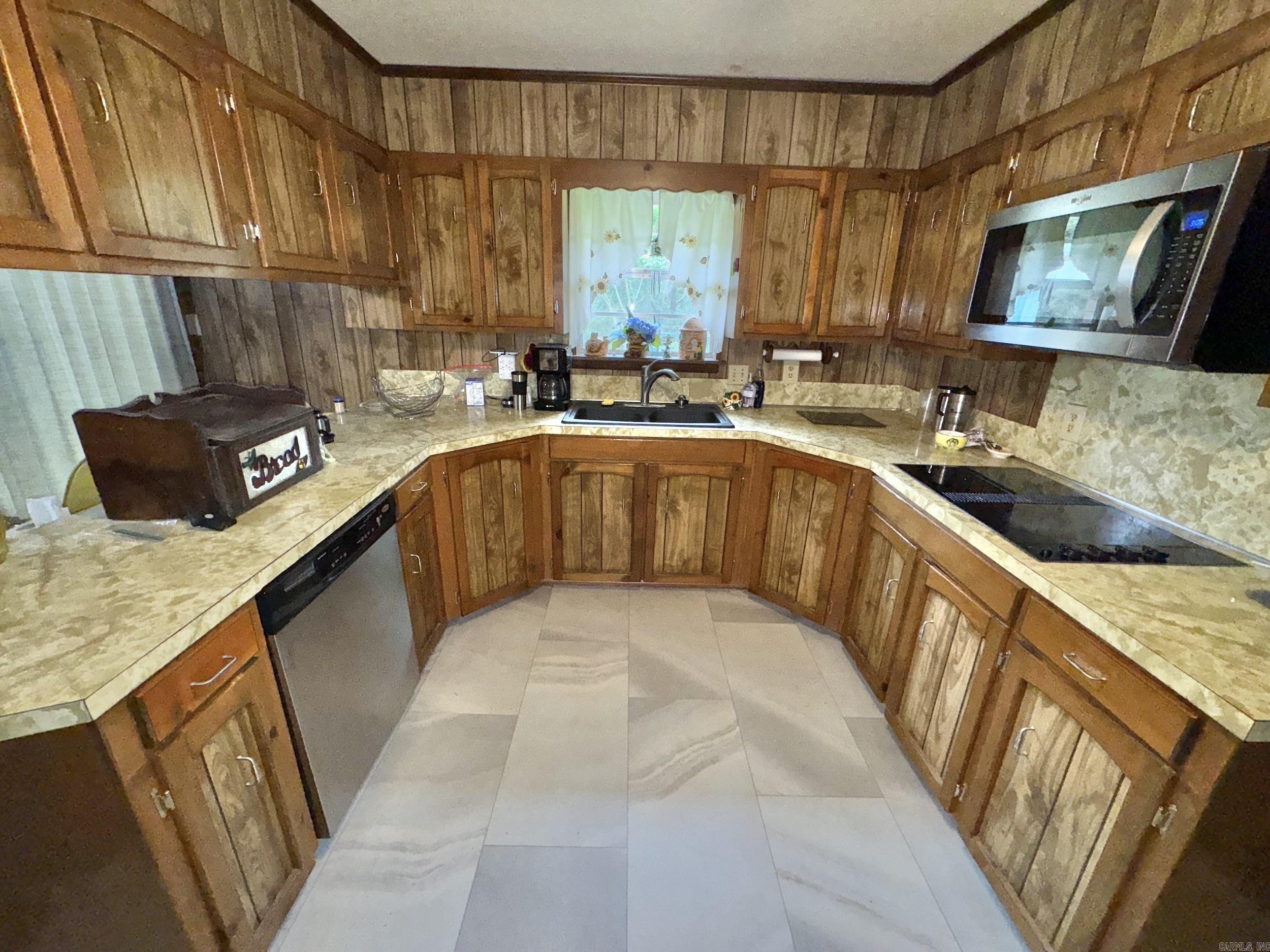 3061 W Highway 84  Umpire, AR