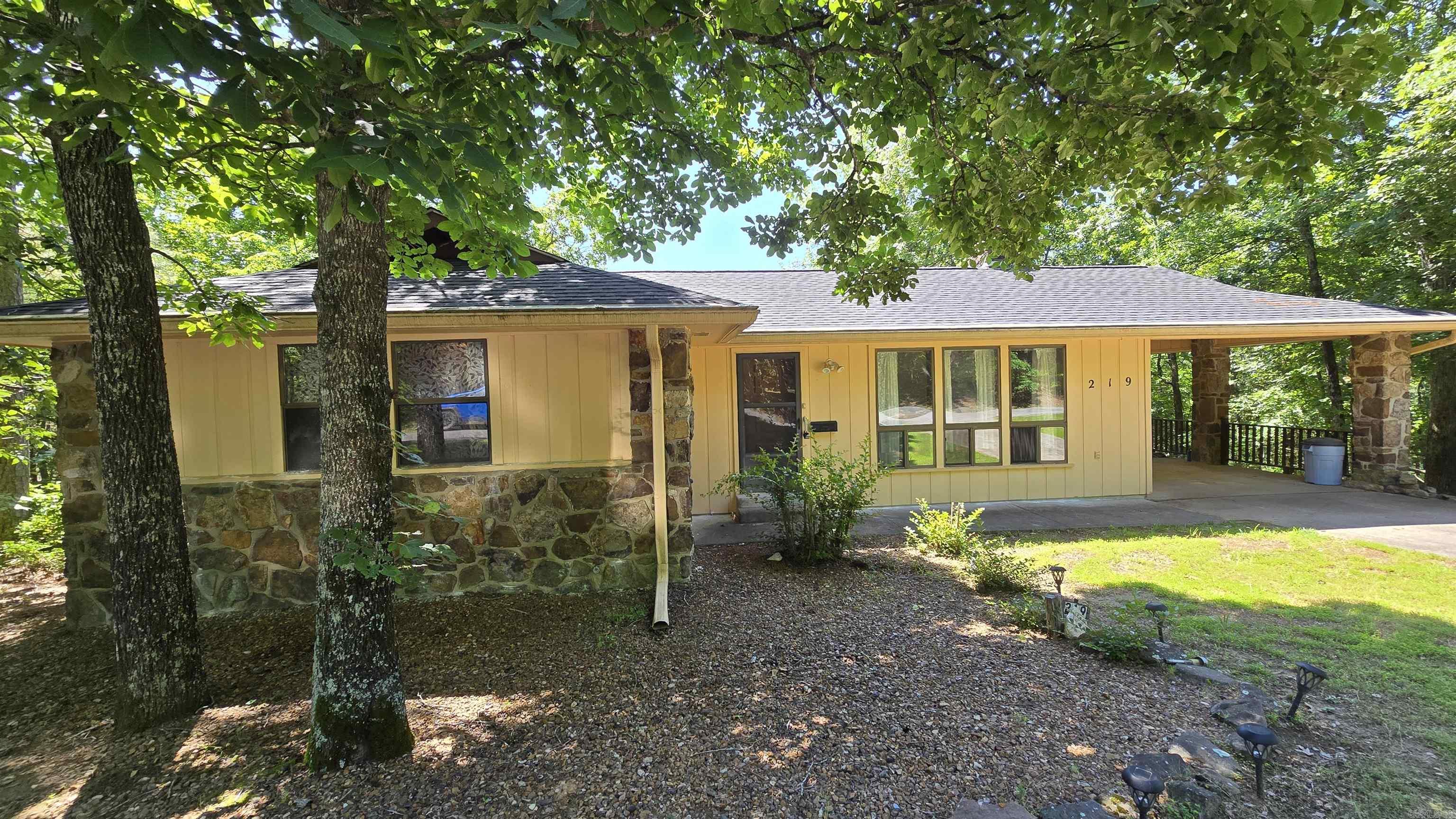 219  Dunlop  Fairfield Bay, AR