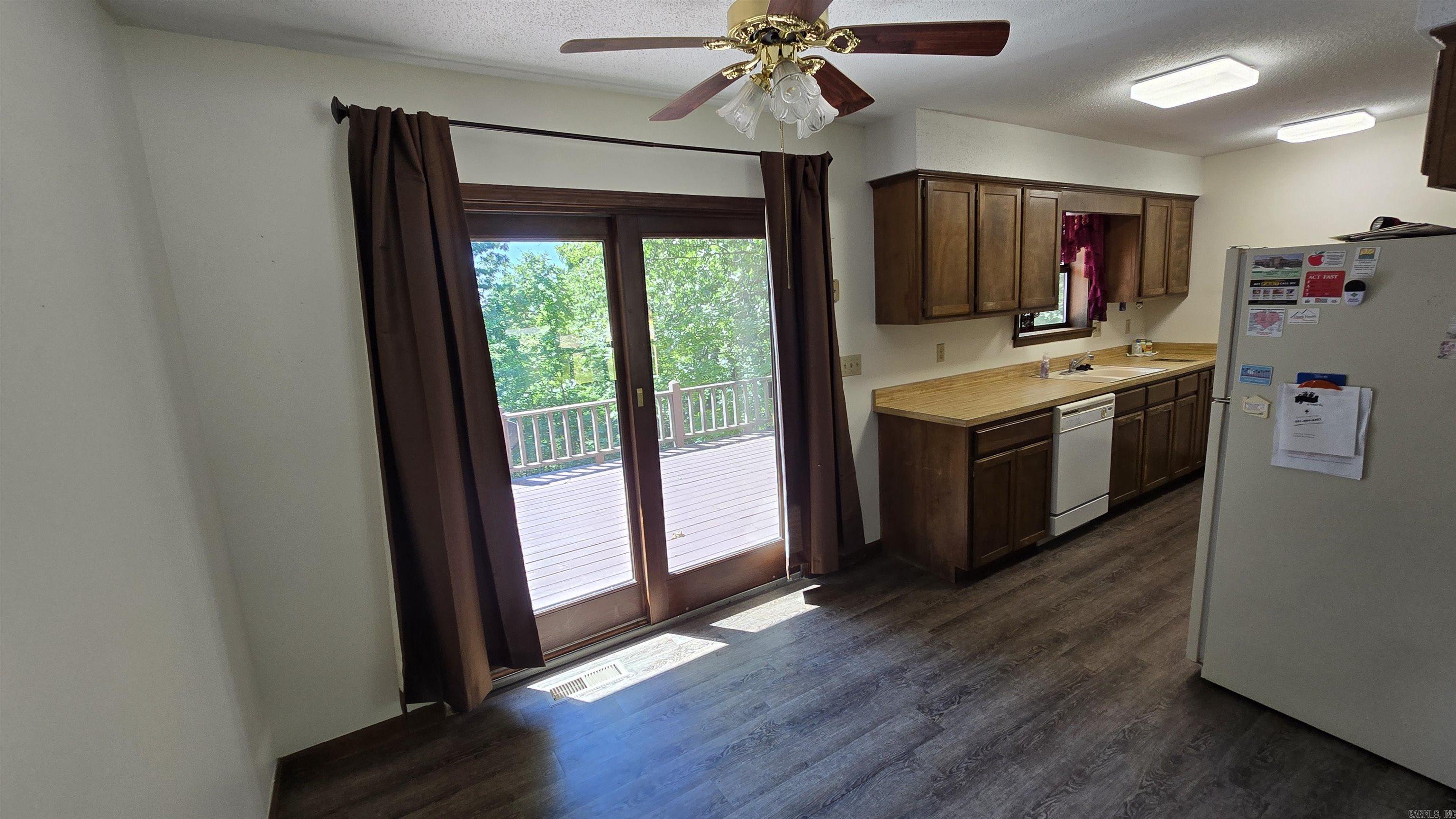 219  Dunlop  Fairfield Bay, AR
