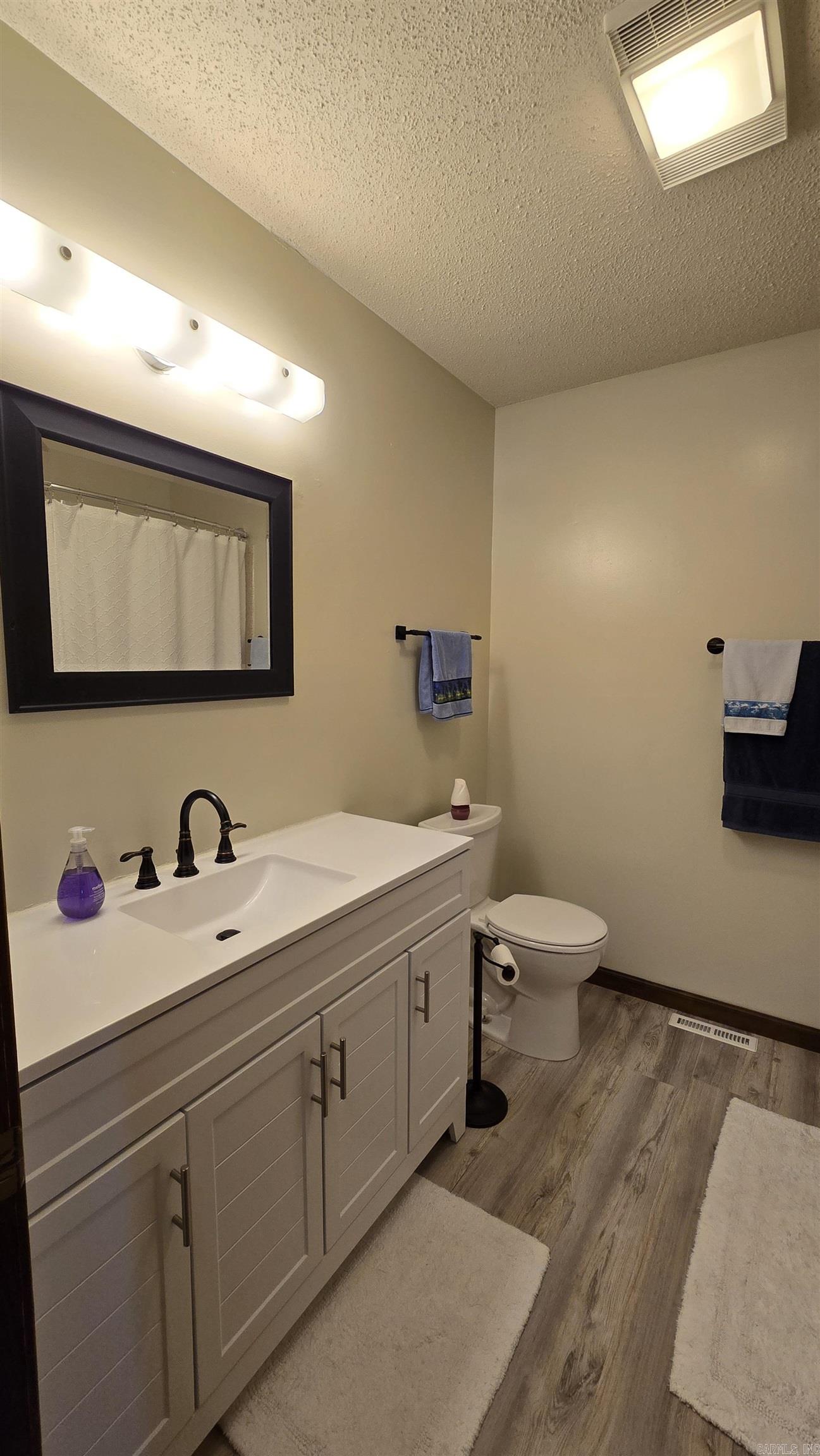 219  Dunlop  Fairfield Bay, AR