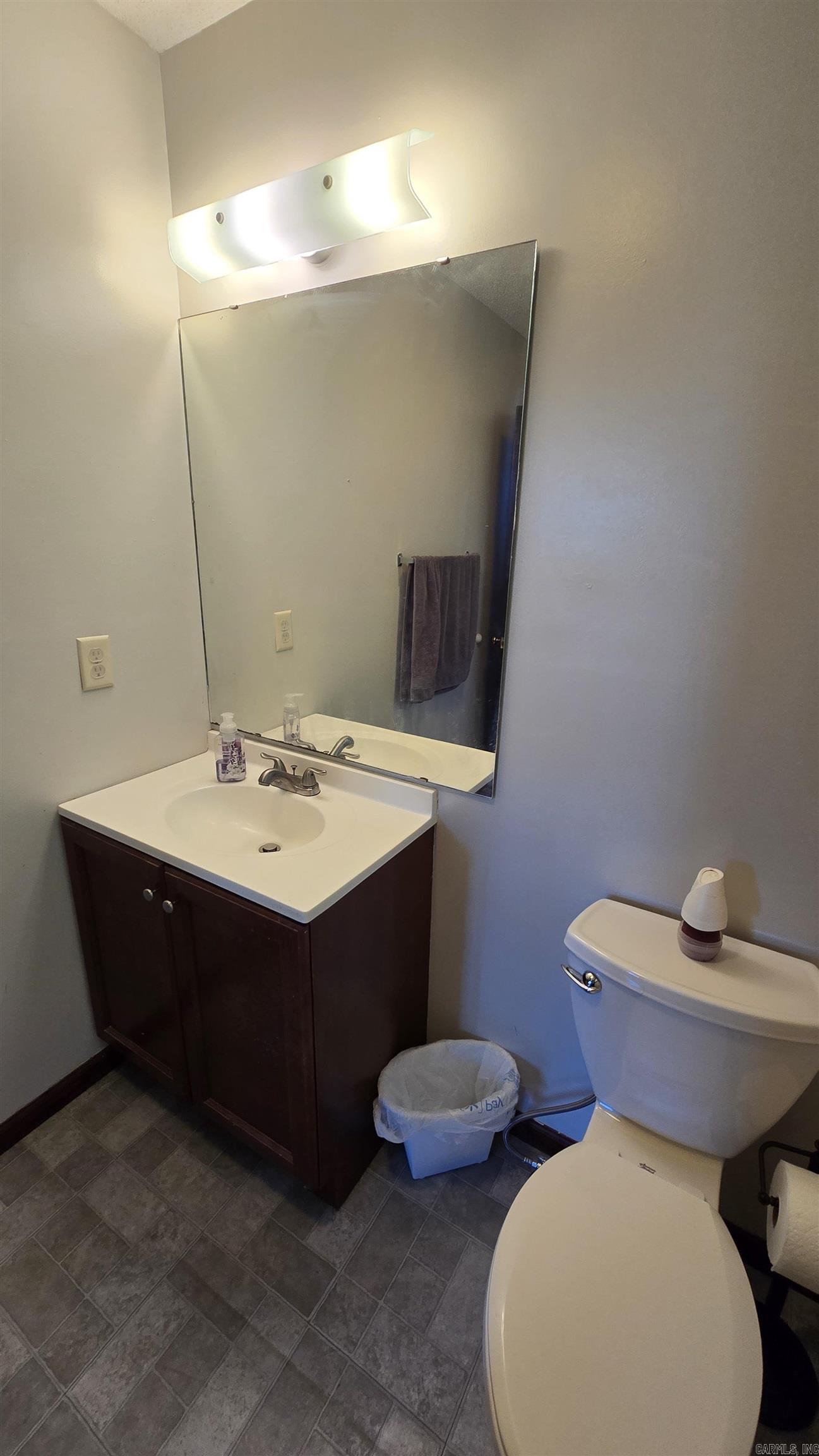 219  Dunlop  Fairfield Bay, AR