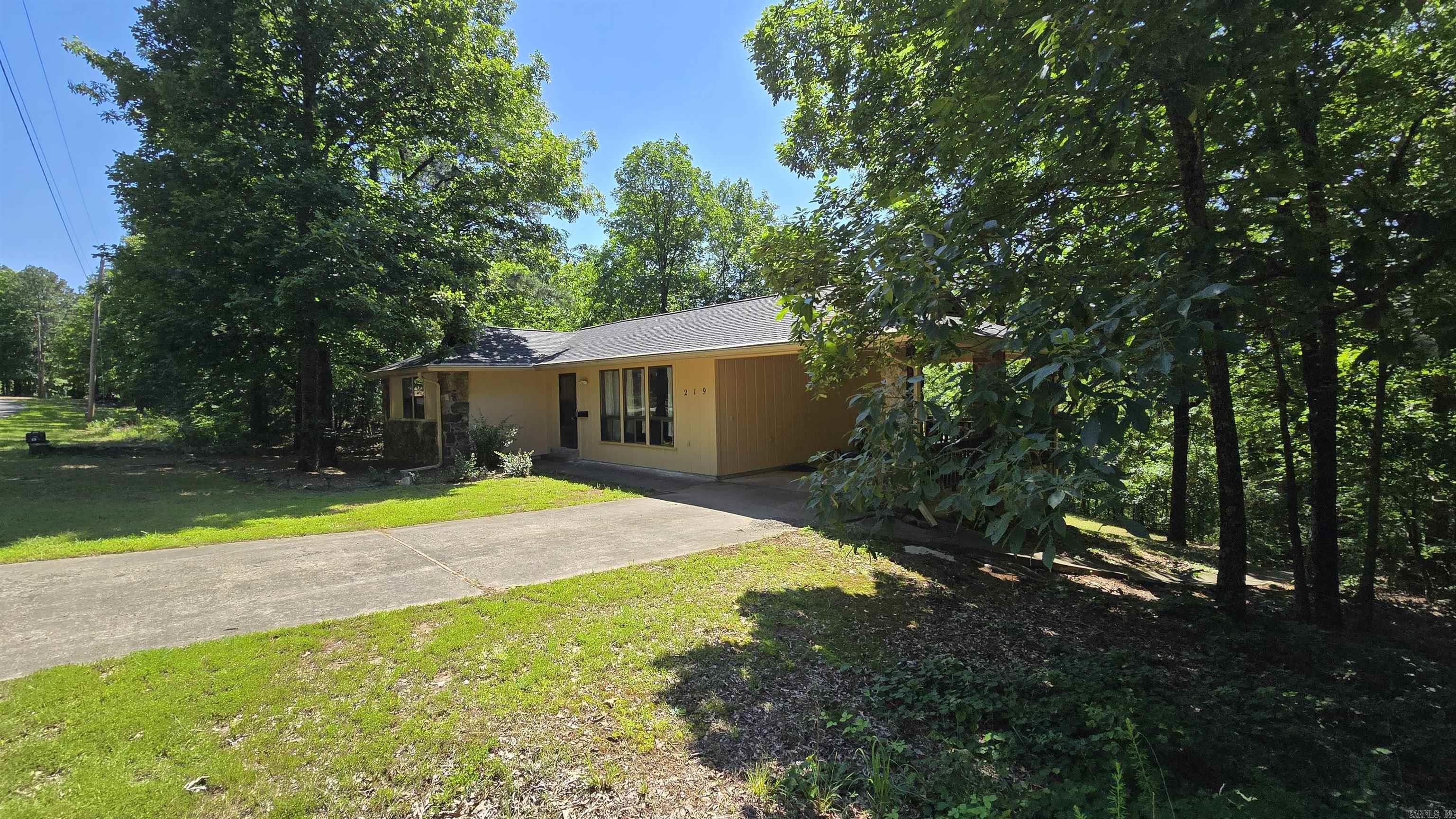 219  Dunlop  Fairfield Bay, AR