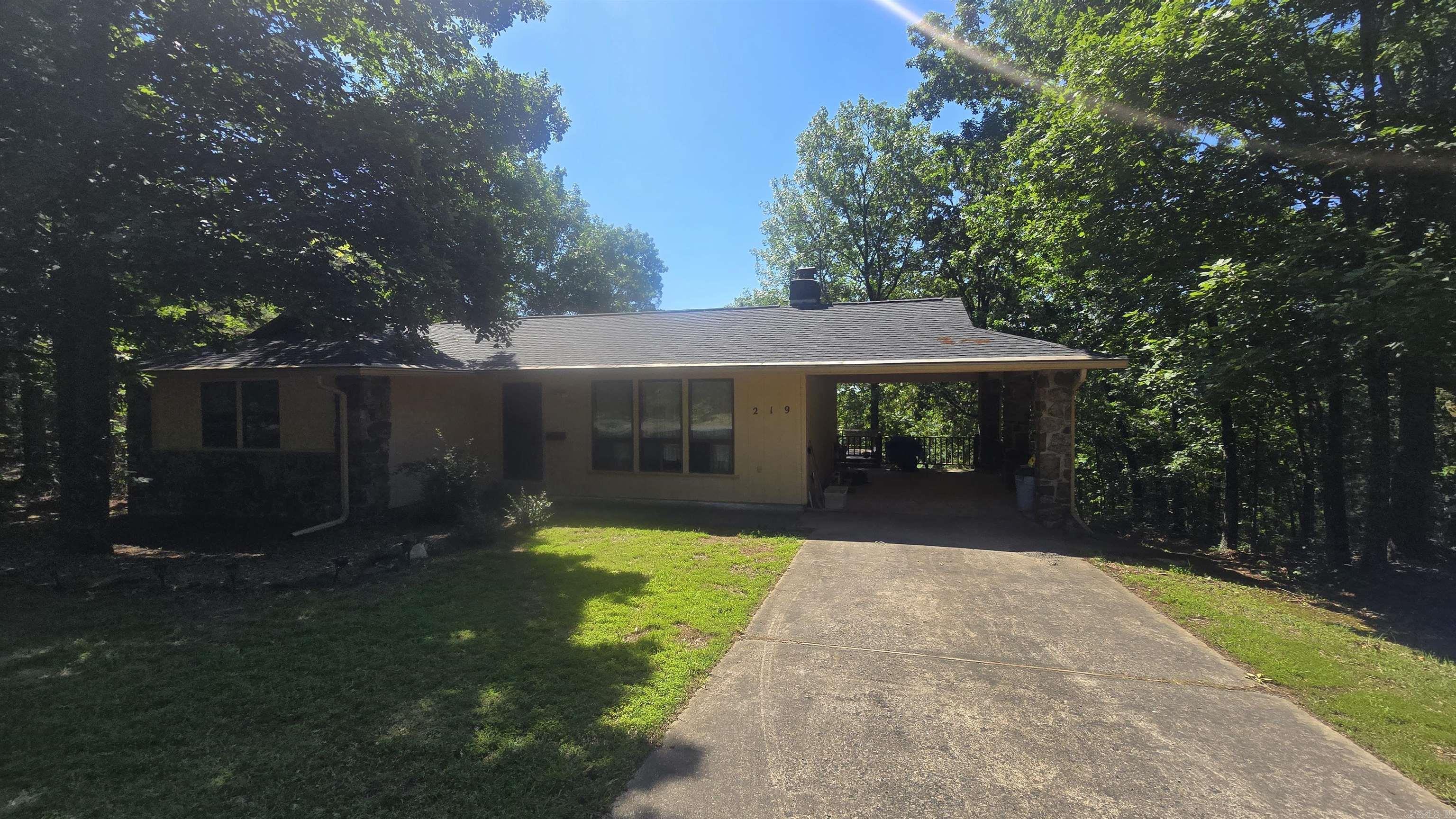 219  Dunlop  Fairfield Bay, AR