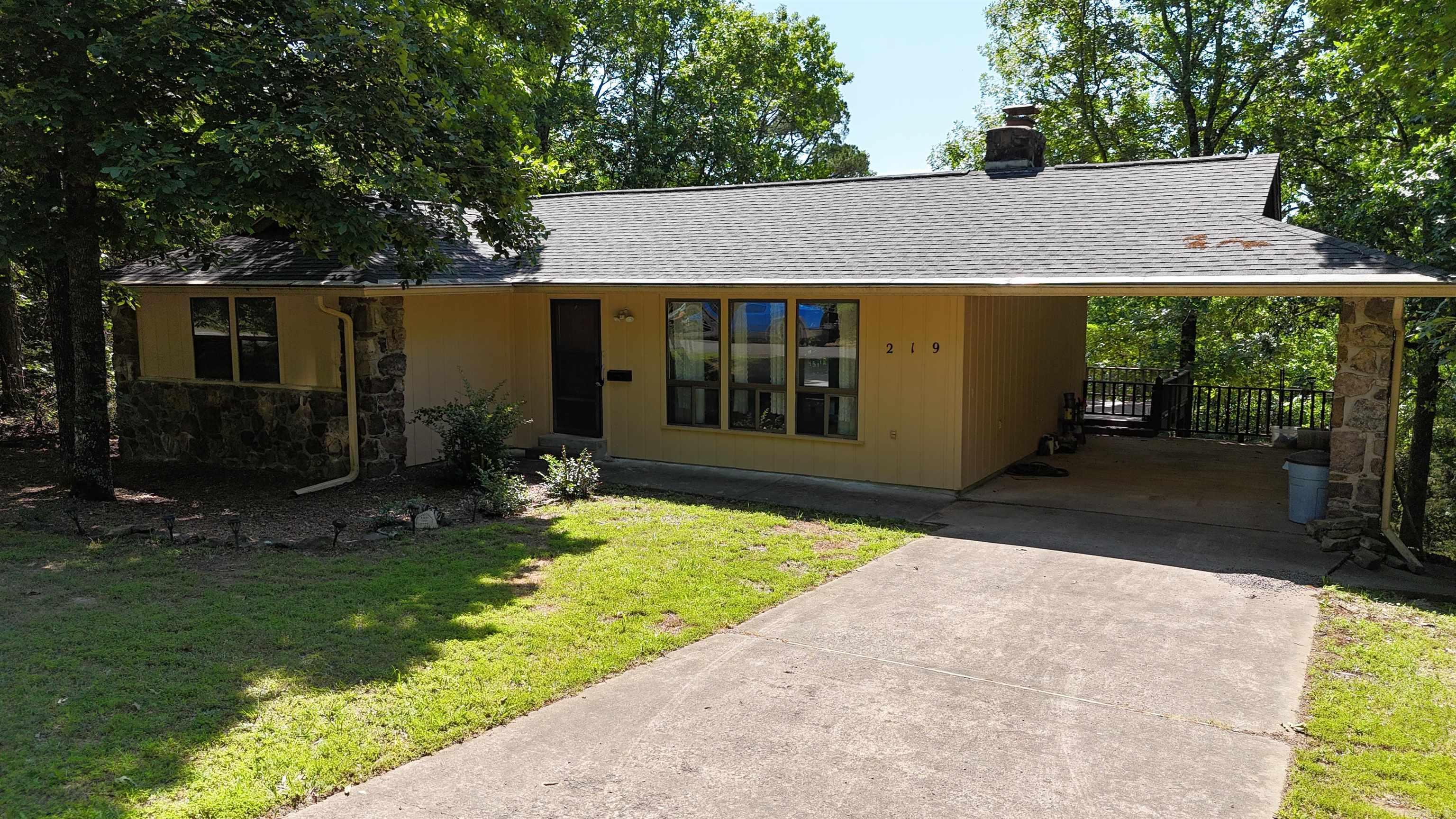 219  Dunlop  Fairfield Bay, AR