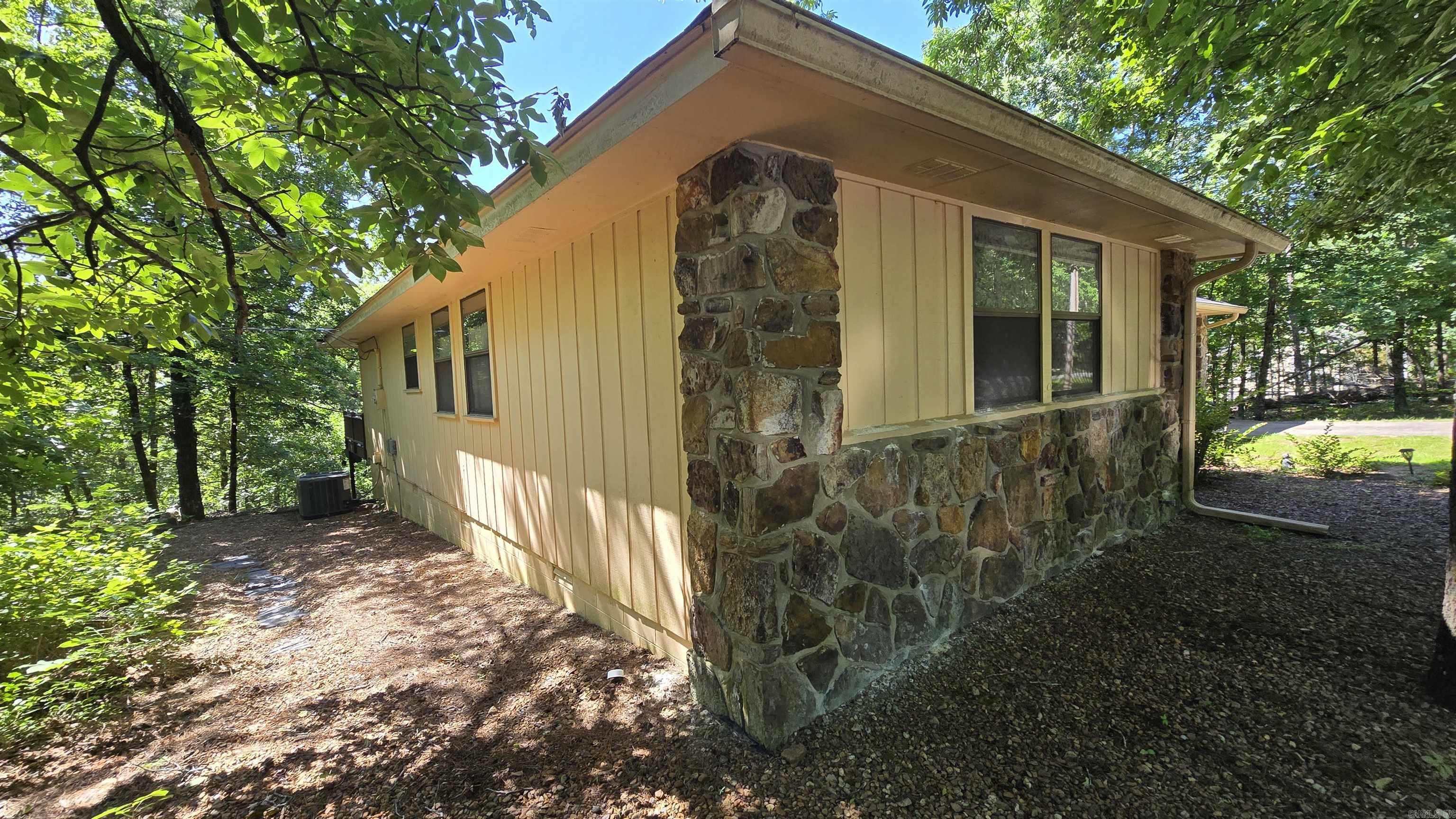 219  Dunlop  Fairfield Bay, AR