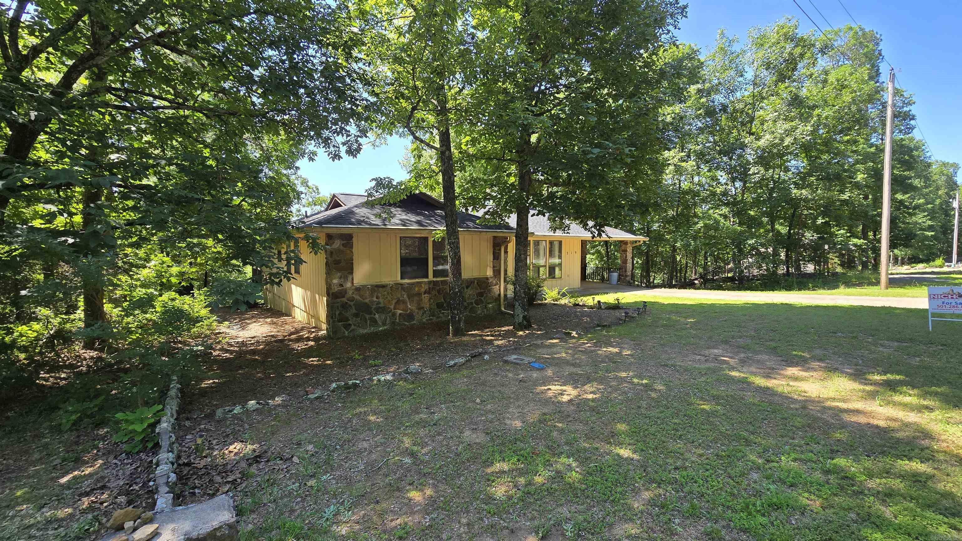219  Dunlop  Fairfield Bay, AR