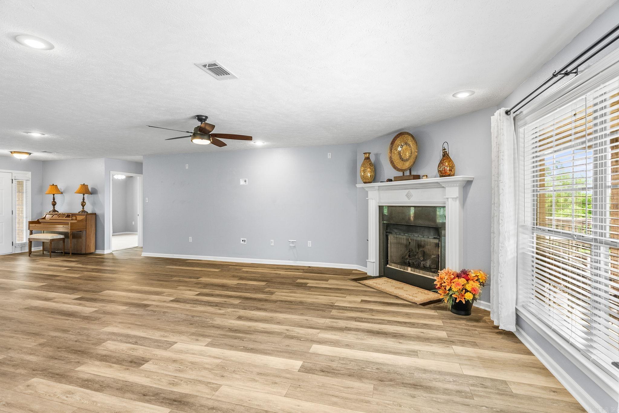40  Pine Mountain Dr  Conway, AR