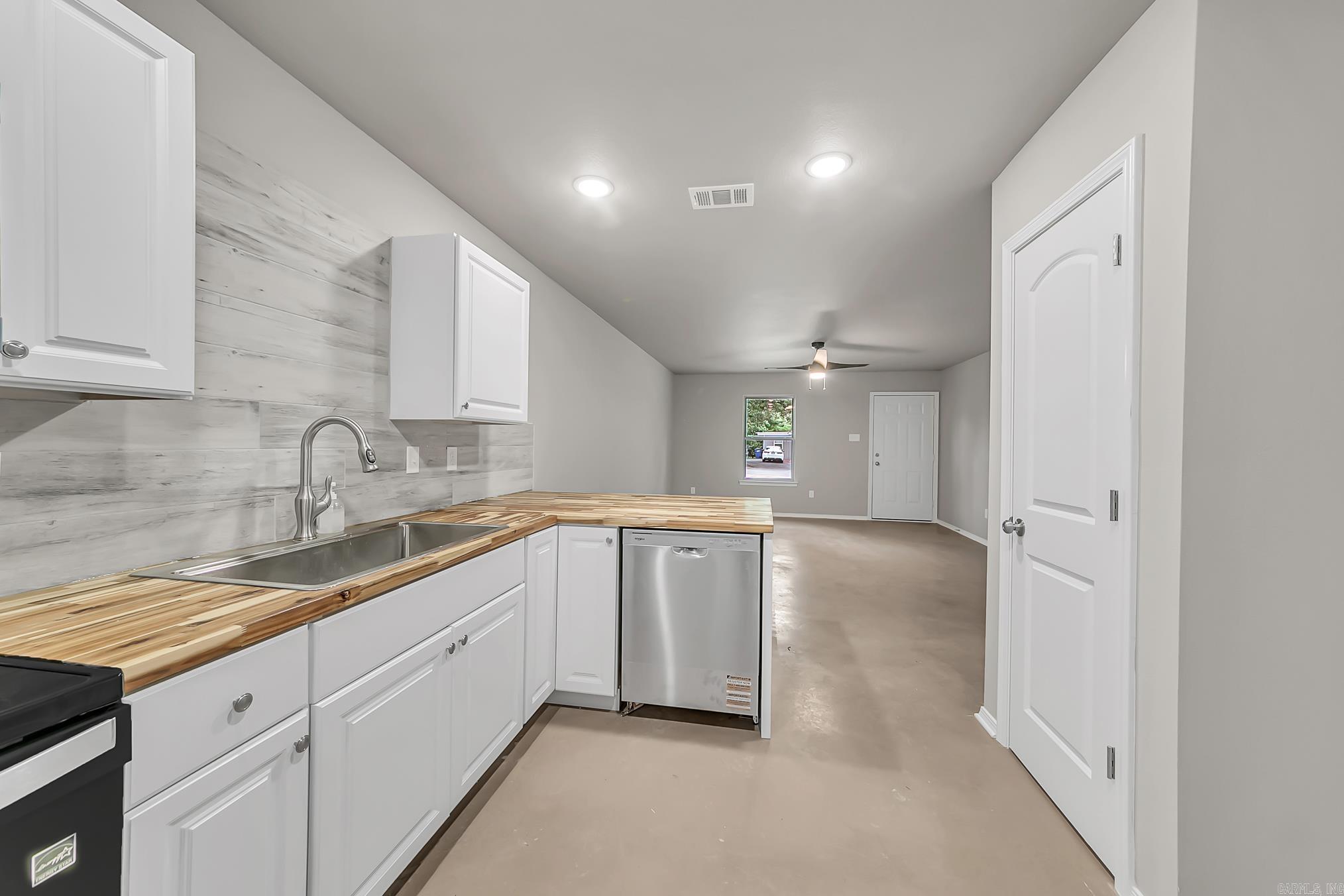 707 N 3RD Street Cabot, AR 72023