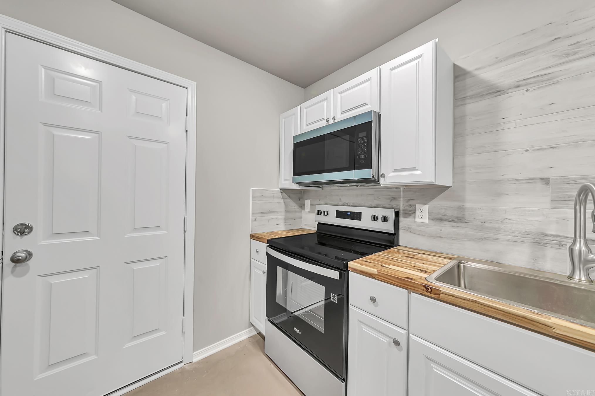 707 N 3RD Street Cabot, AR 72023