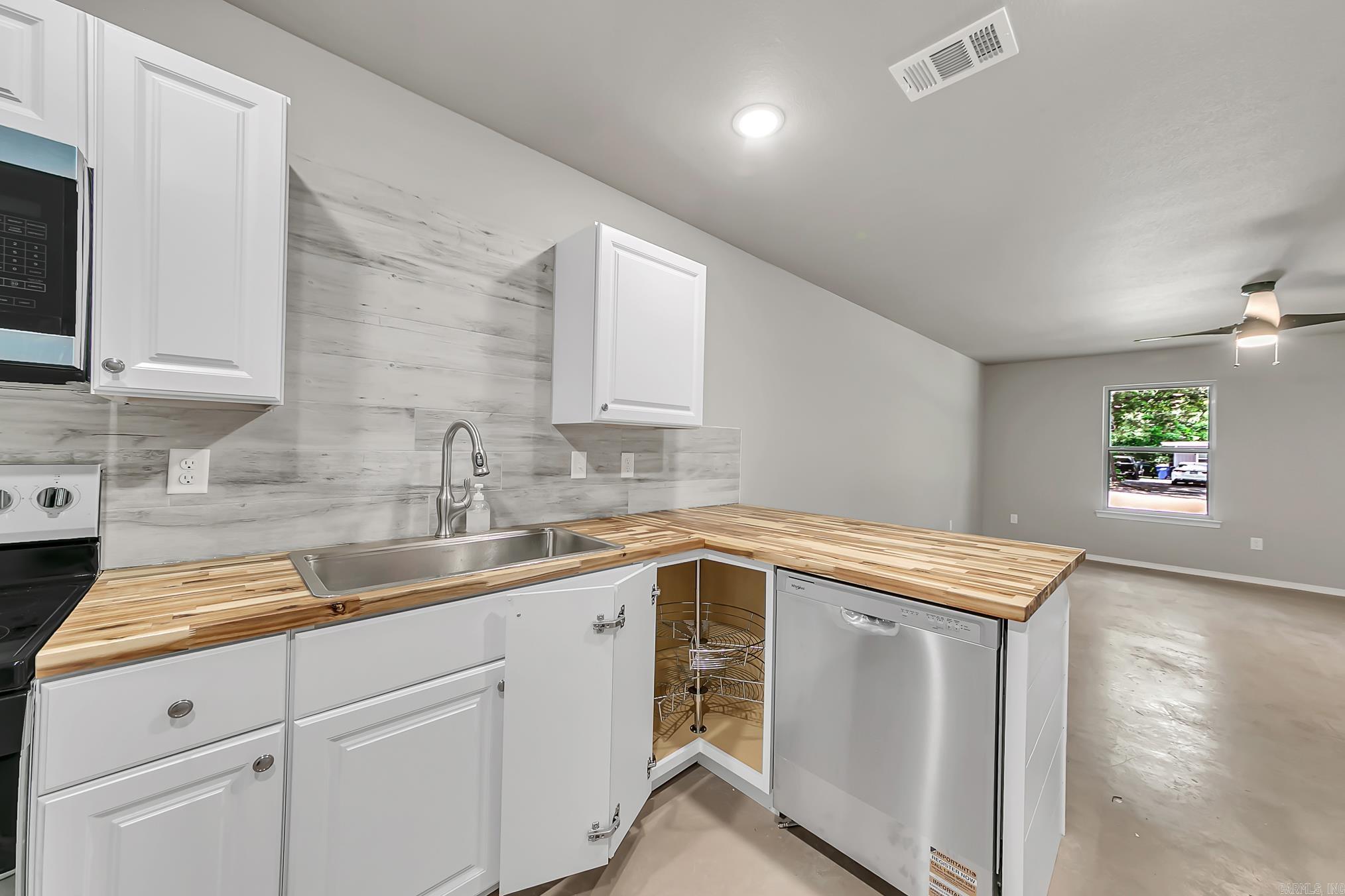 707 N 3RD Street Cabot, AR 72023