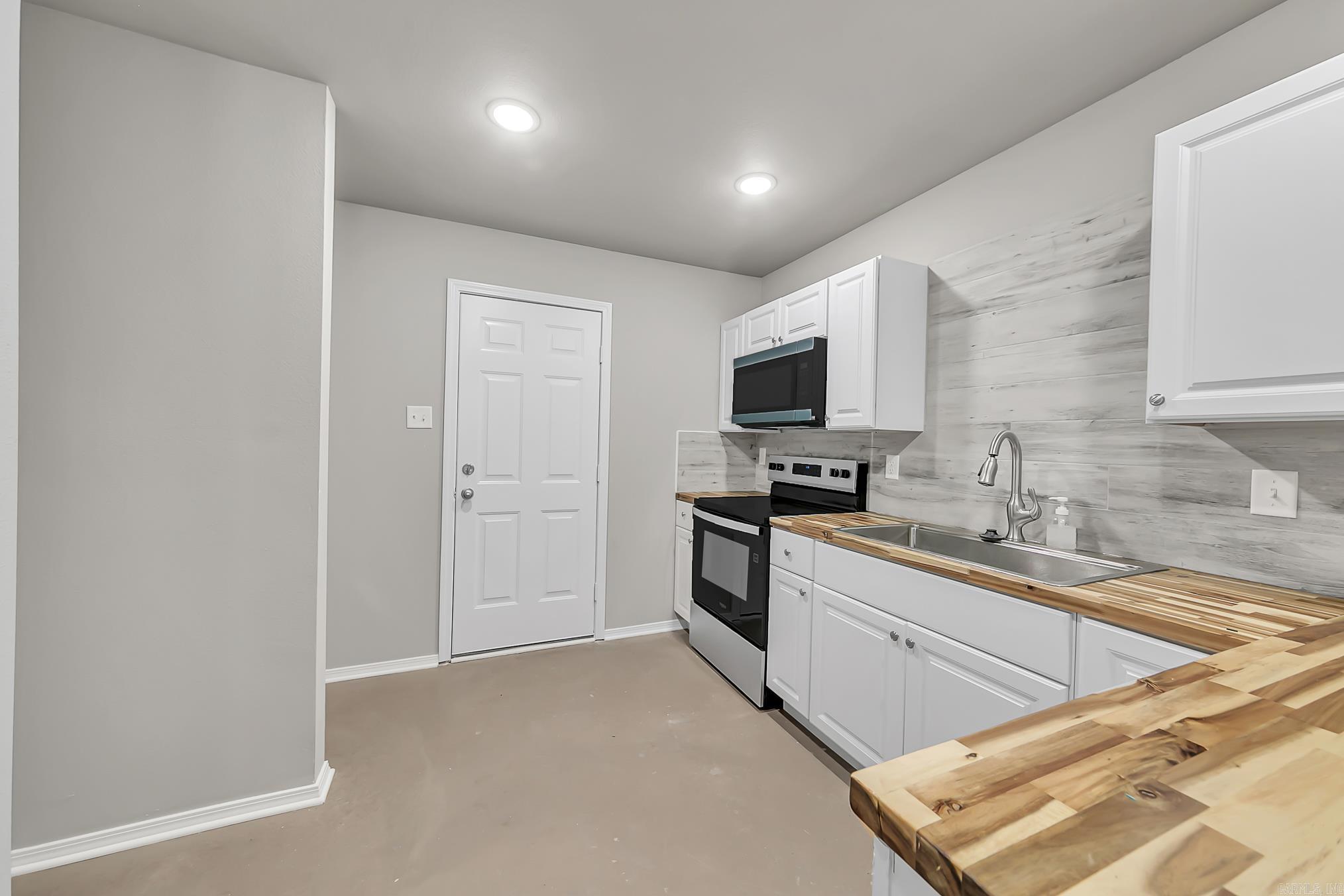 707 N 3RD Street Cabot, AR 72023