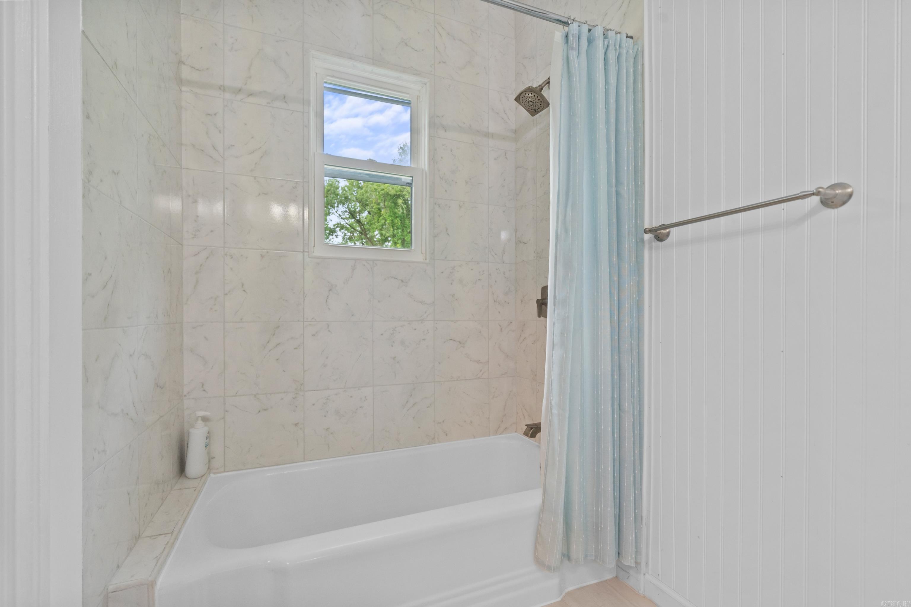 167  Crest St  Hot Springs, AR