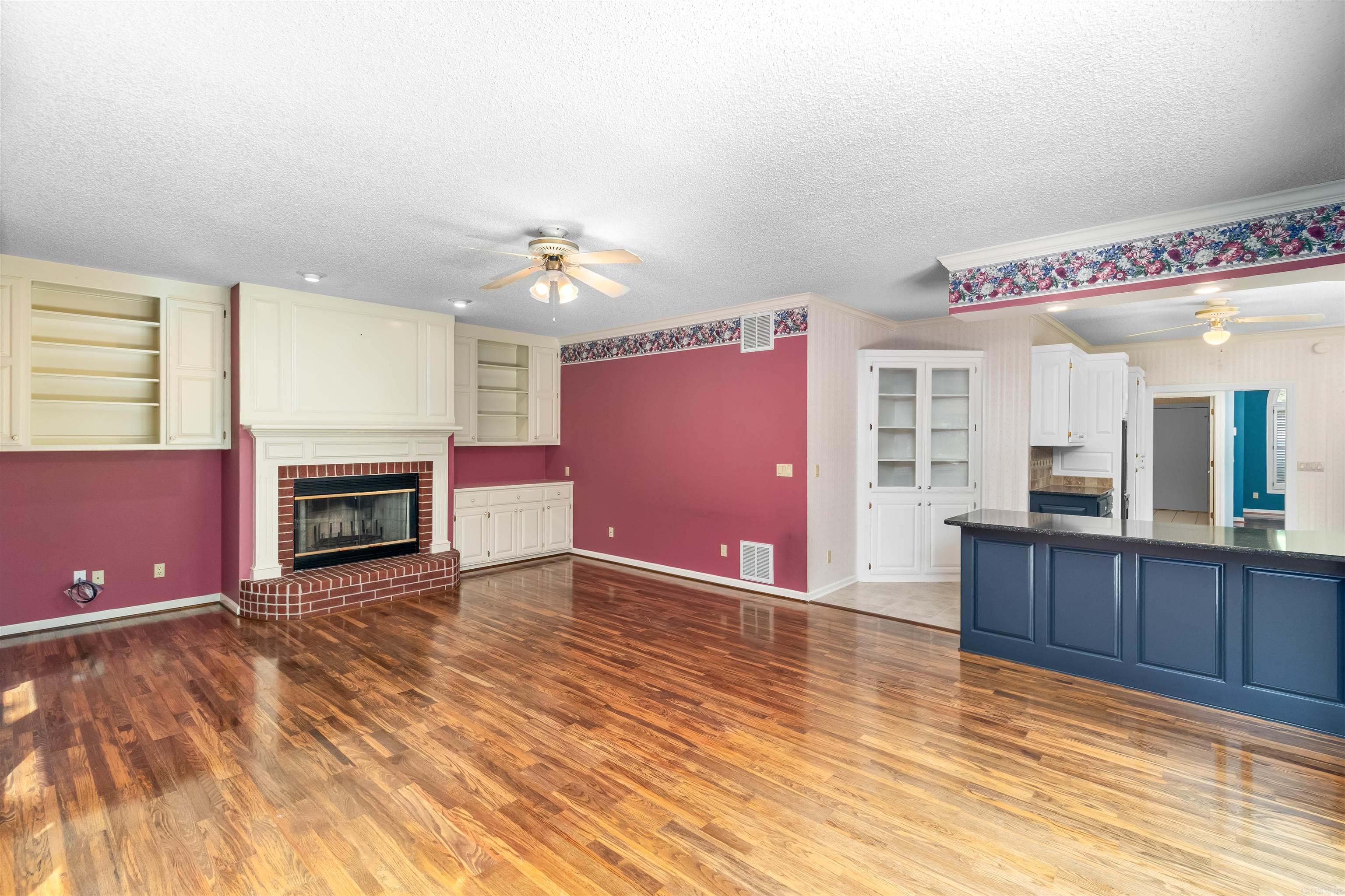 29  Barcelona  Hot Springs Village, AR