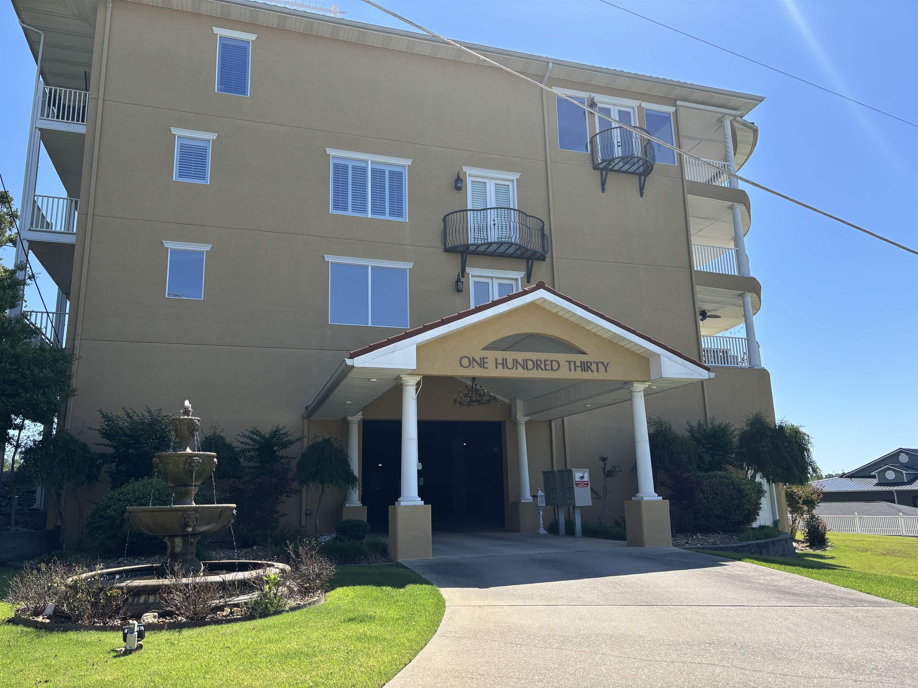 130  Grand Isle Dr Unit 2E  Hot Springs, AR