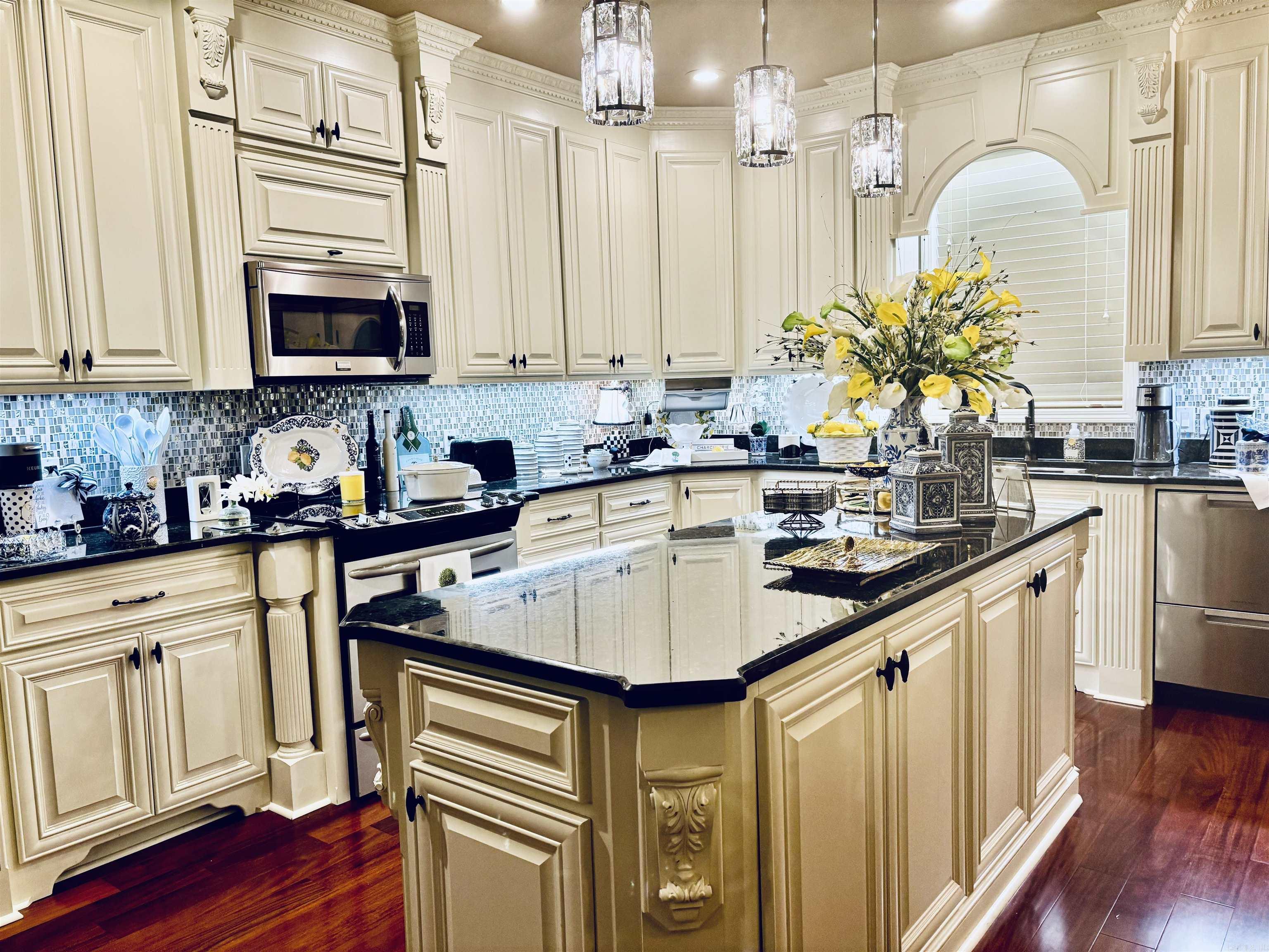 130  Grand Isle Dr Unit 2E  Hot Springs, AR