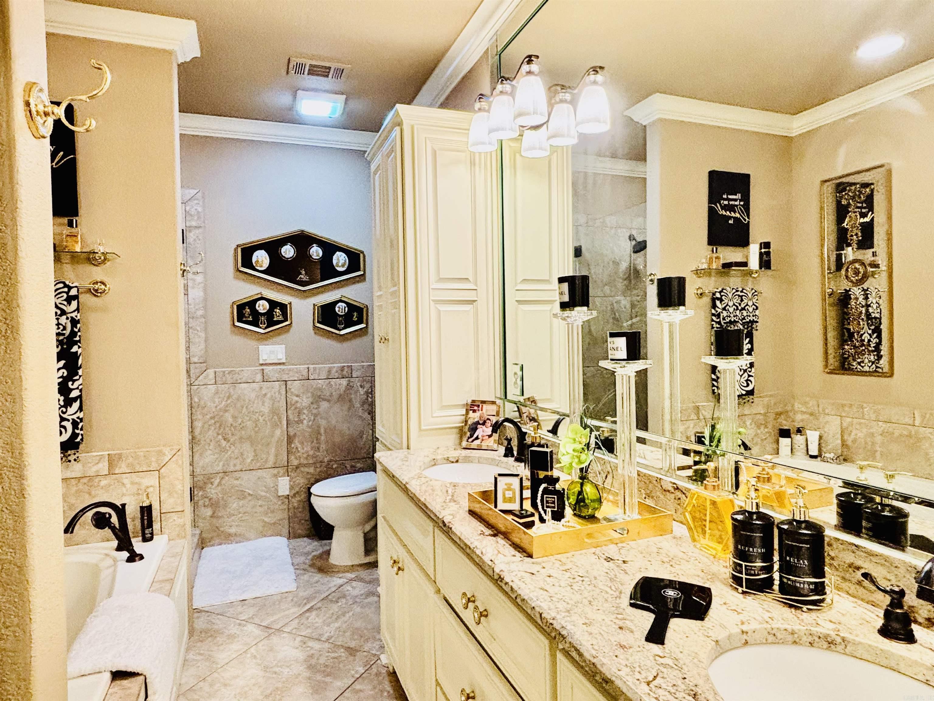 130  Grand Isle Dr Unit 2E  Hot Springs, AR
