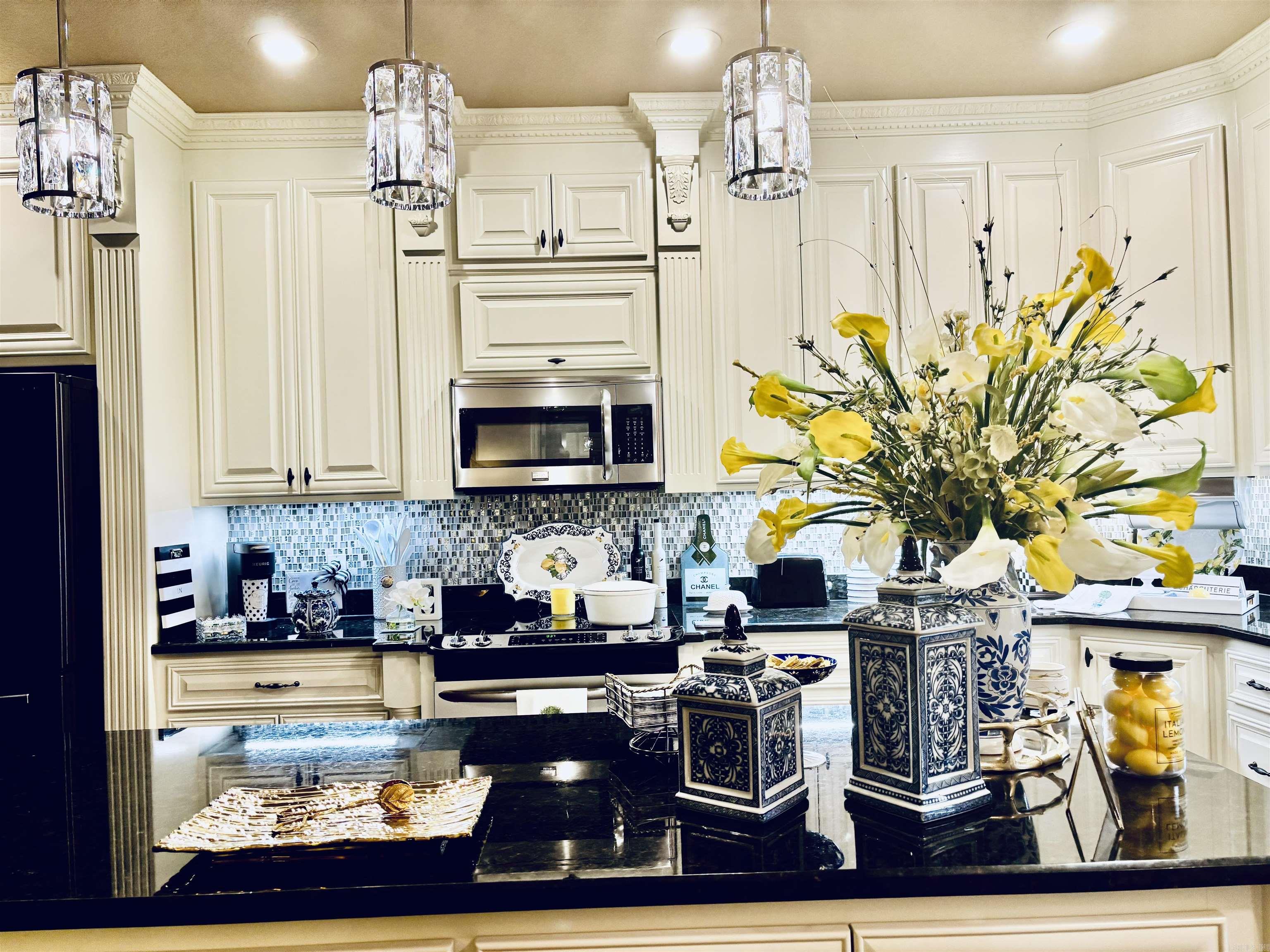 130  Grand Isle Dr Unit 2E  Hot Springs, AR