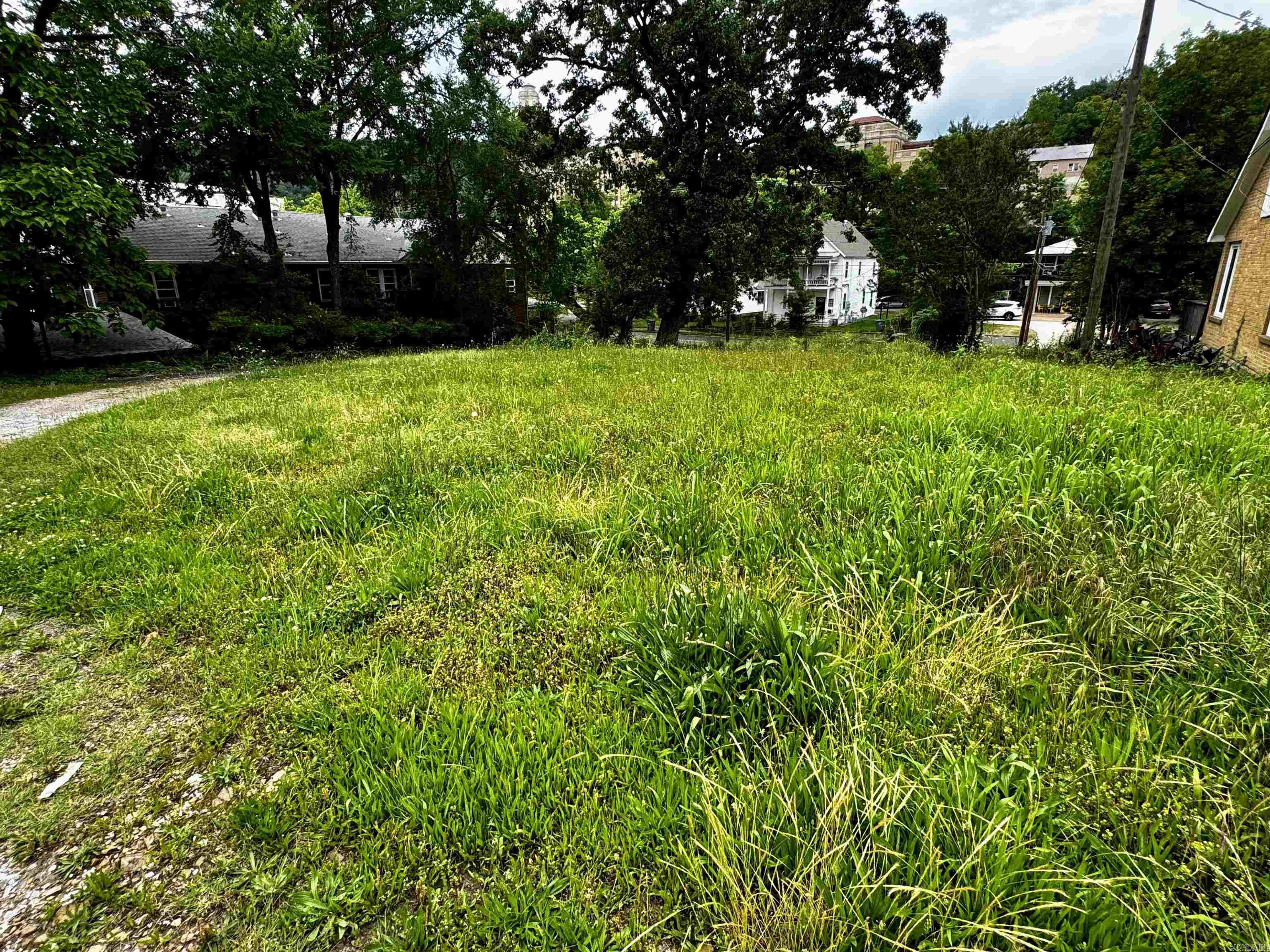 408  Spring  Hot Springs, AR