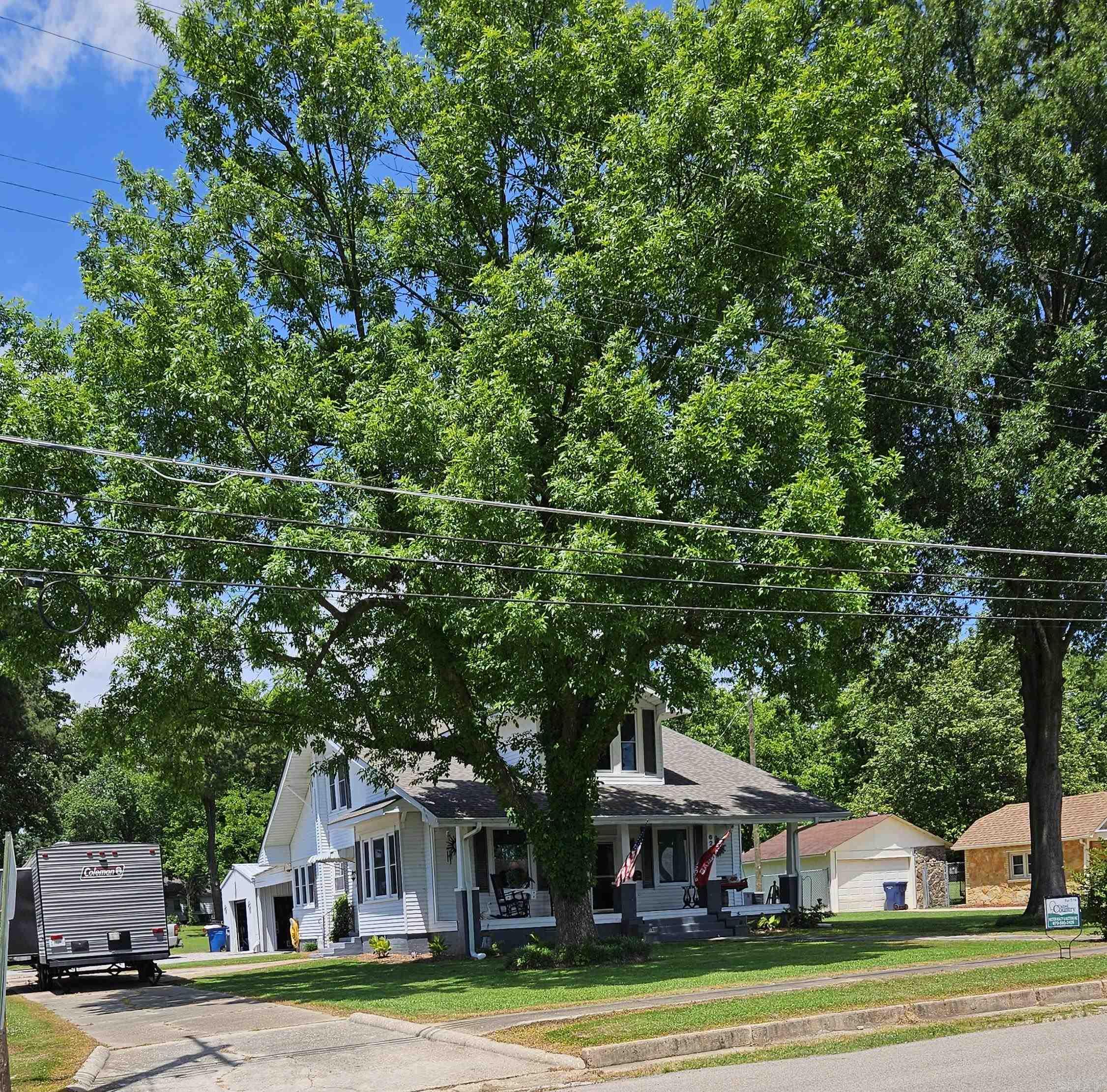 620 W 3rd St  Rector, AR