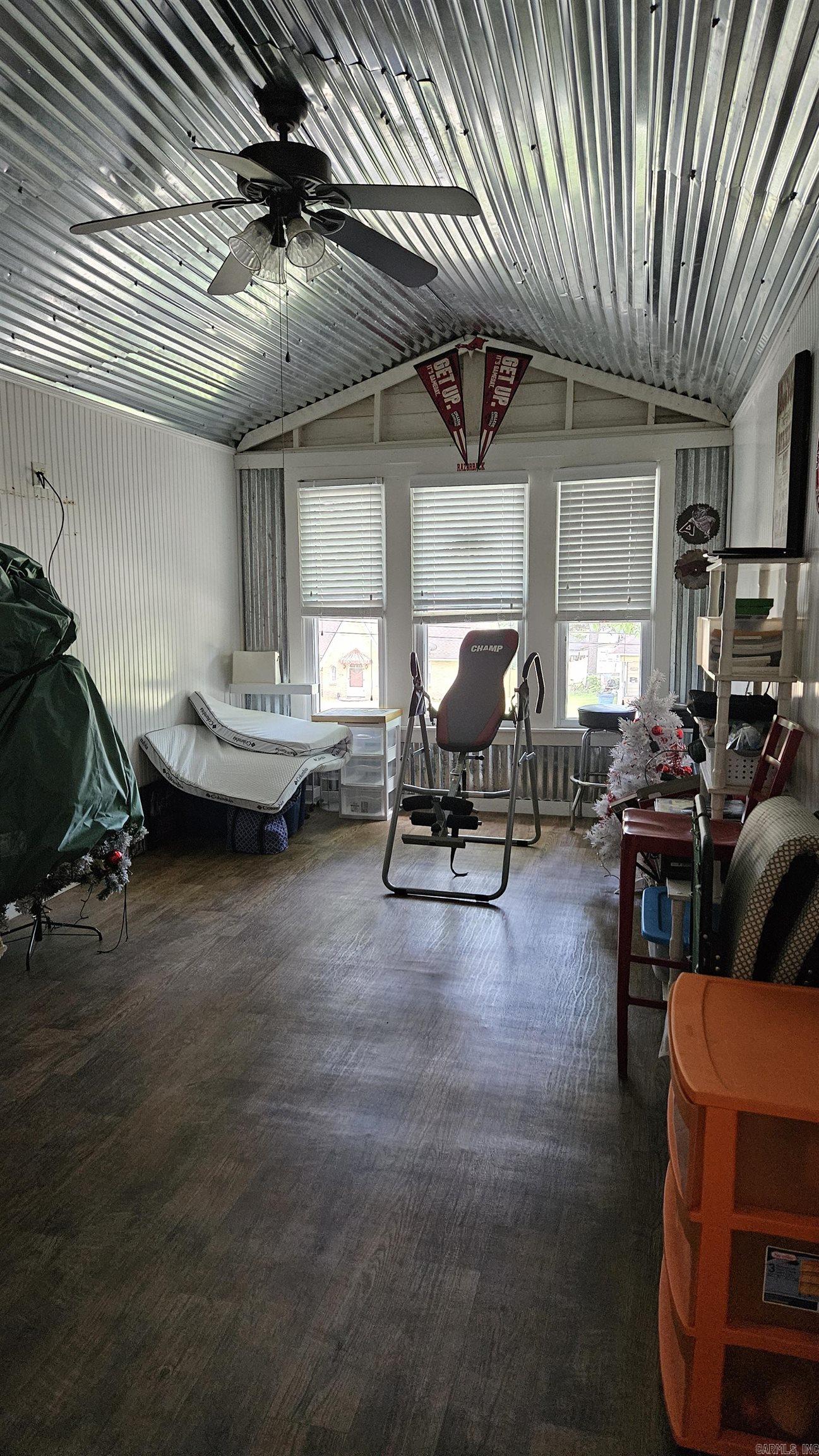 620 W 3rd St  Rector, AR