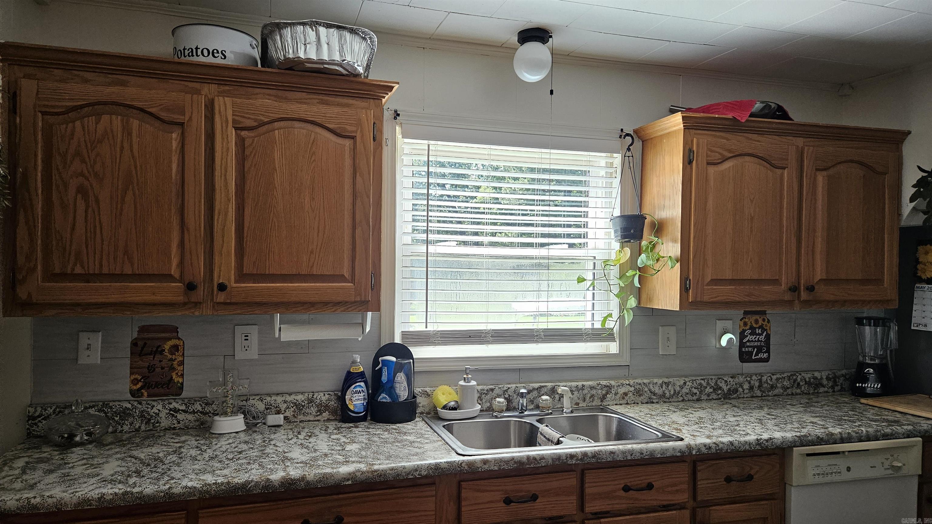 620 W 3rd St  Rector, AR