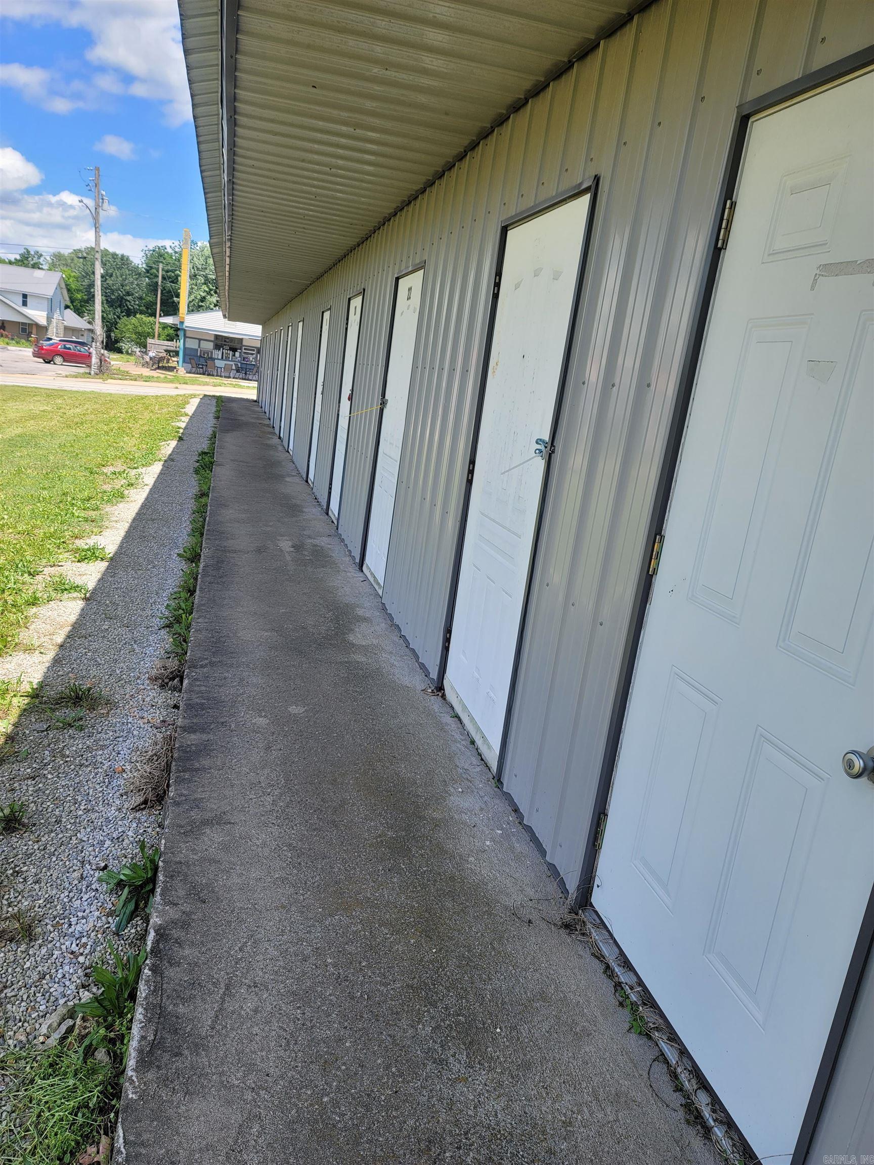 122 N Main  Berryville, AR