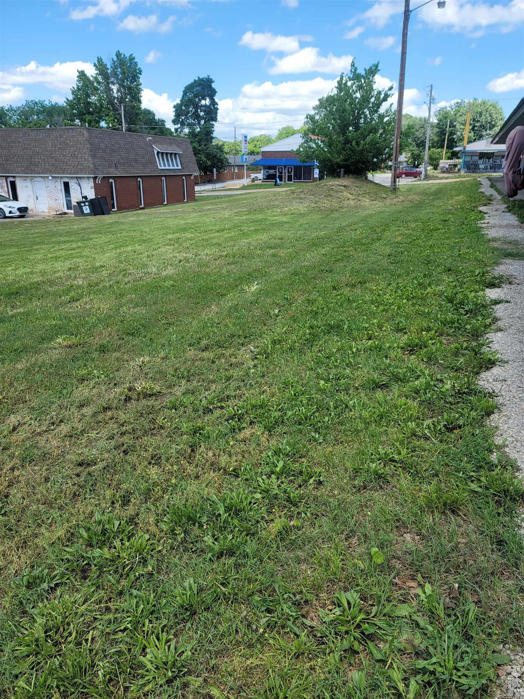 122 N Main  Berryville, AR