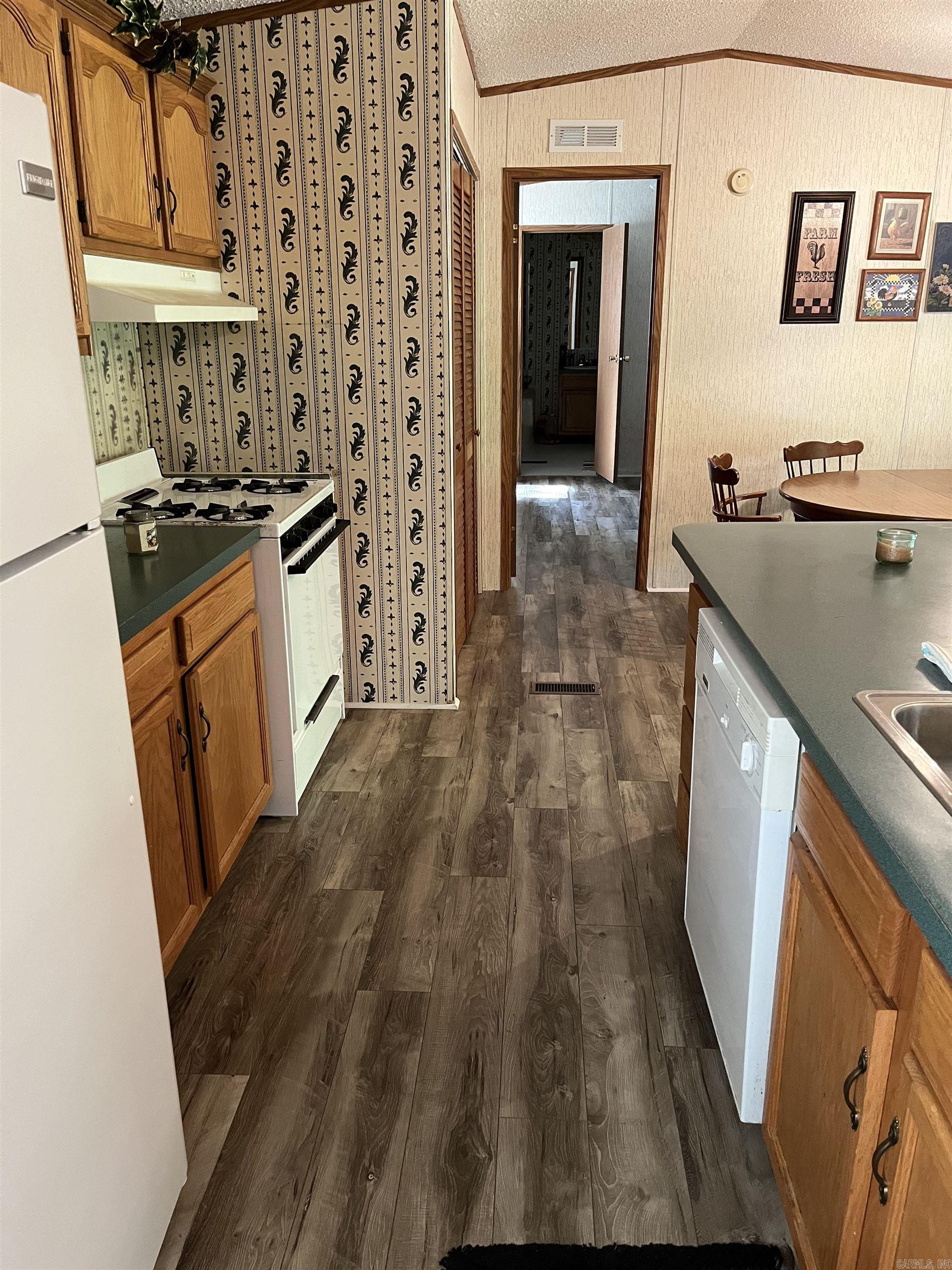 19  Hand Cove Rd.  Elizabeth, AR