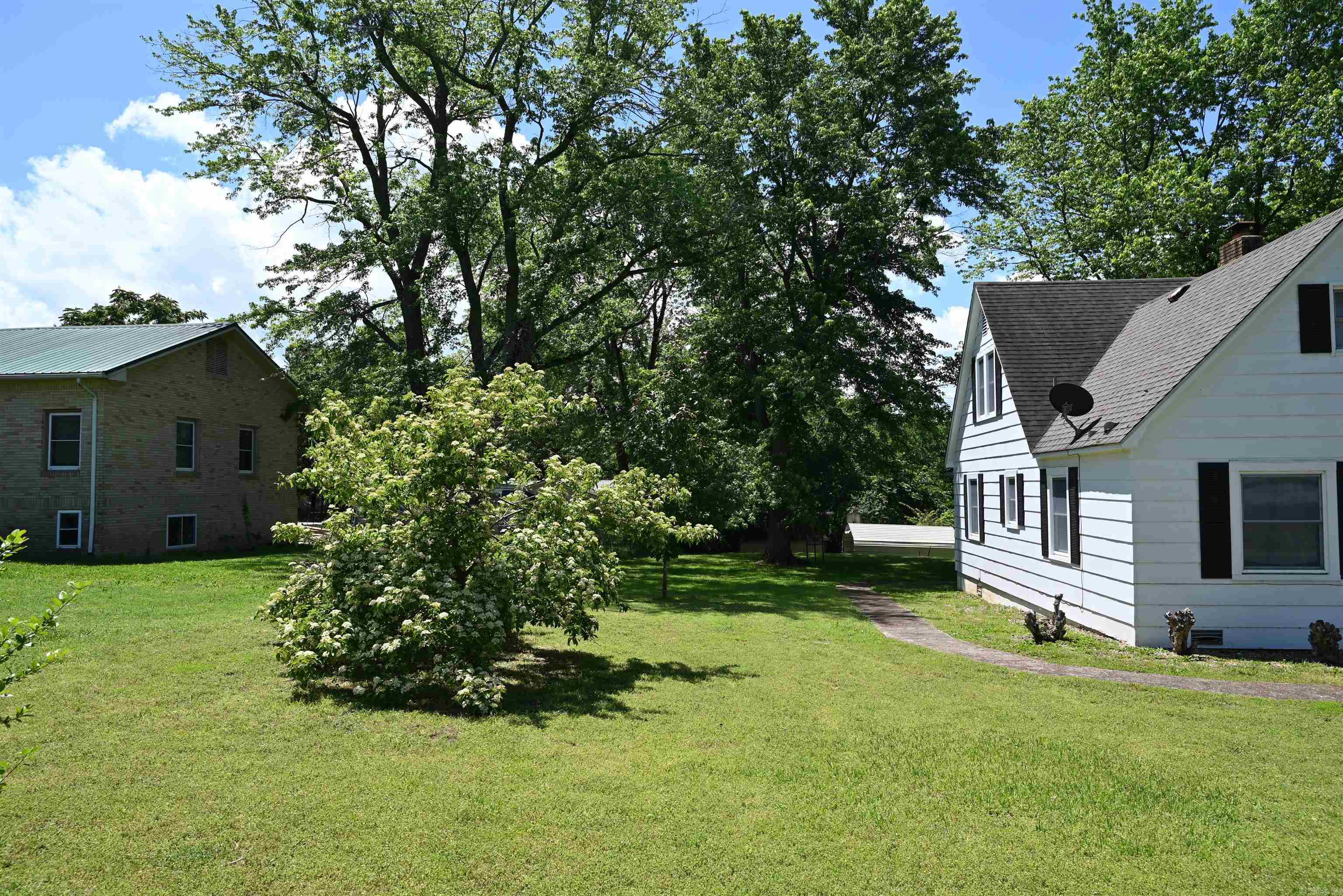 303  Campus  Marshall, AR