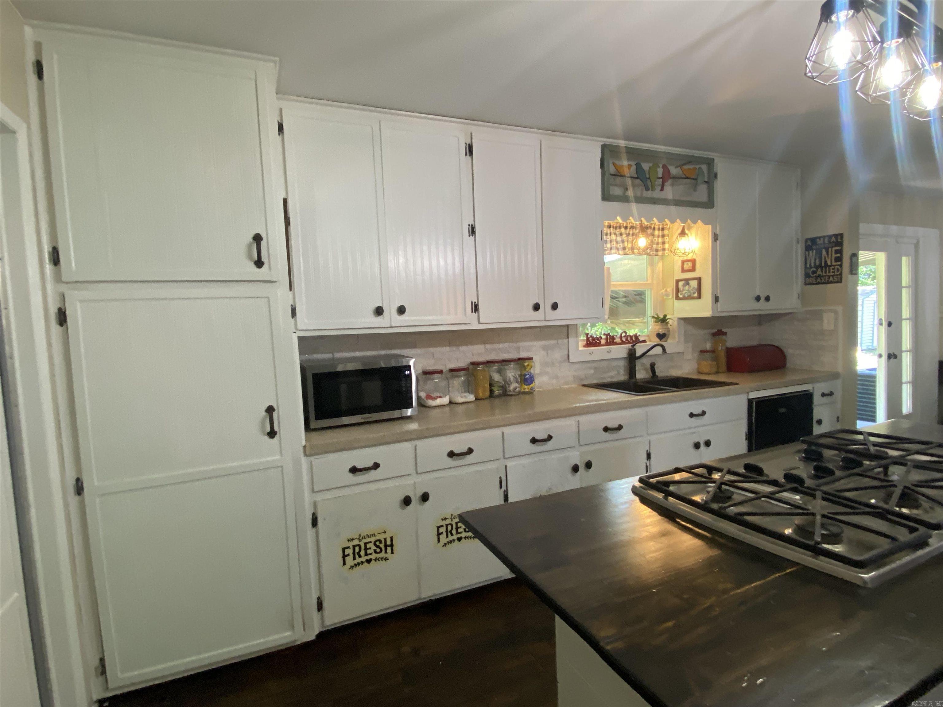16  Mockingbird  Story, AR