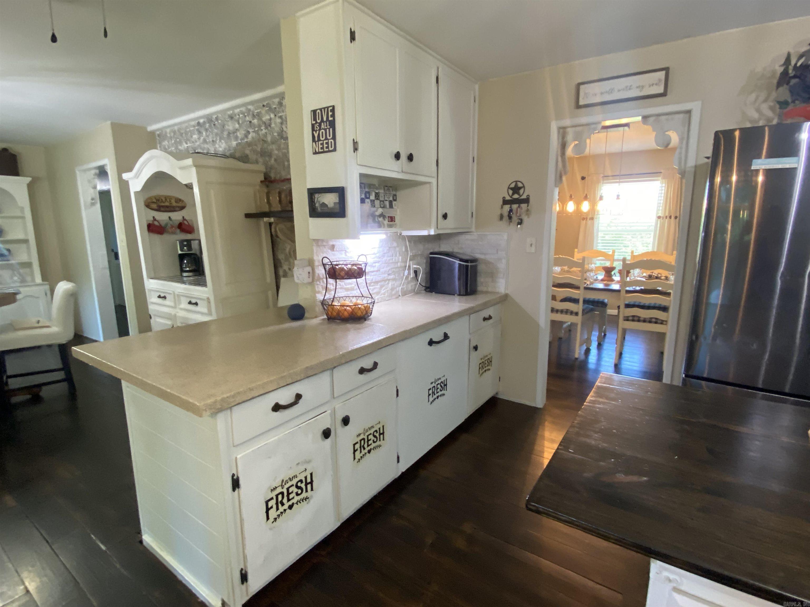 16  Mockingbird  Story, AR