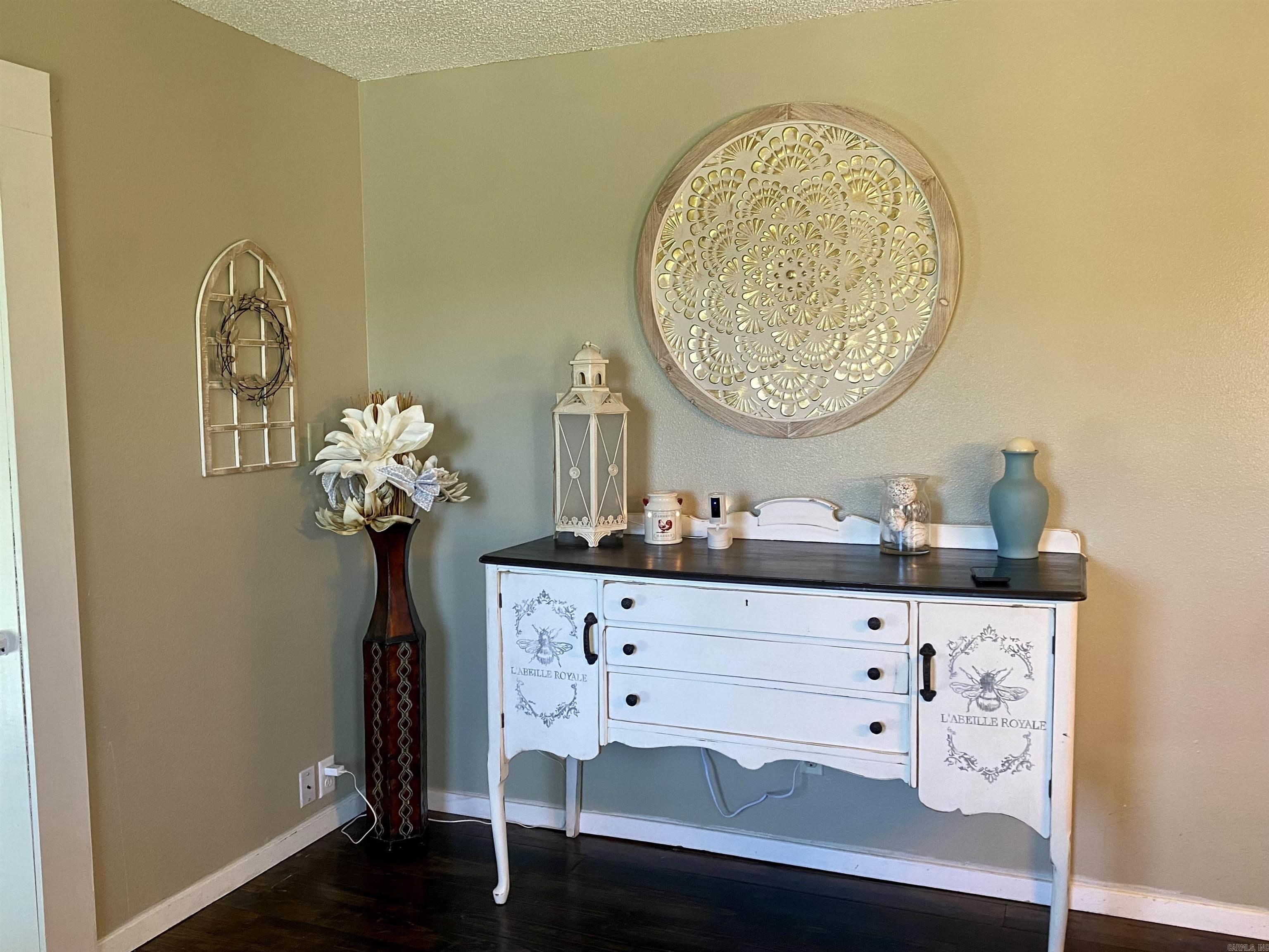 16  Mockingbird  Story, AR