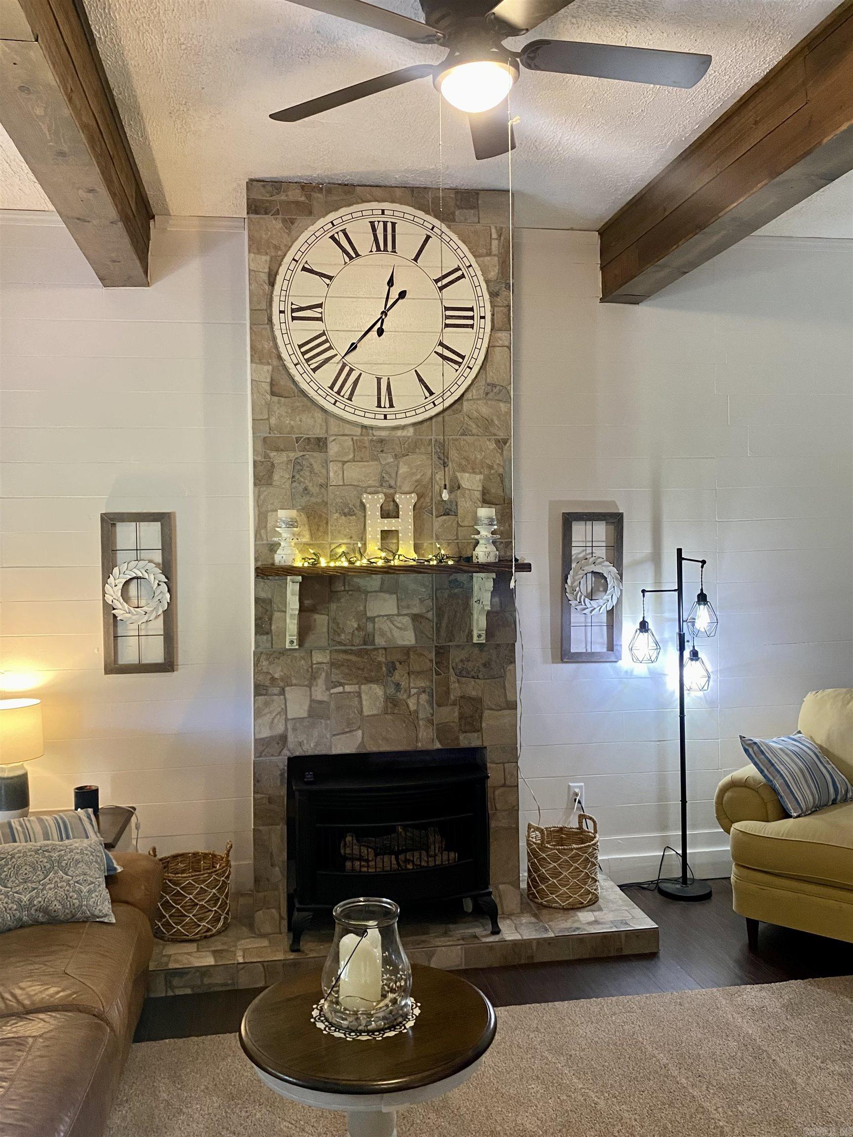 16  Mockingbird  Story, AR