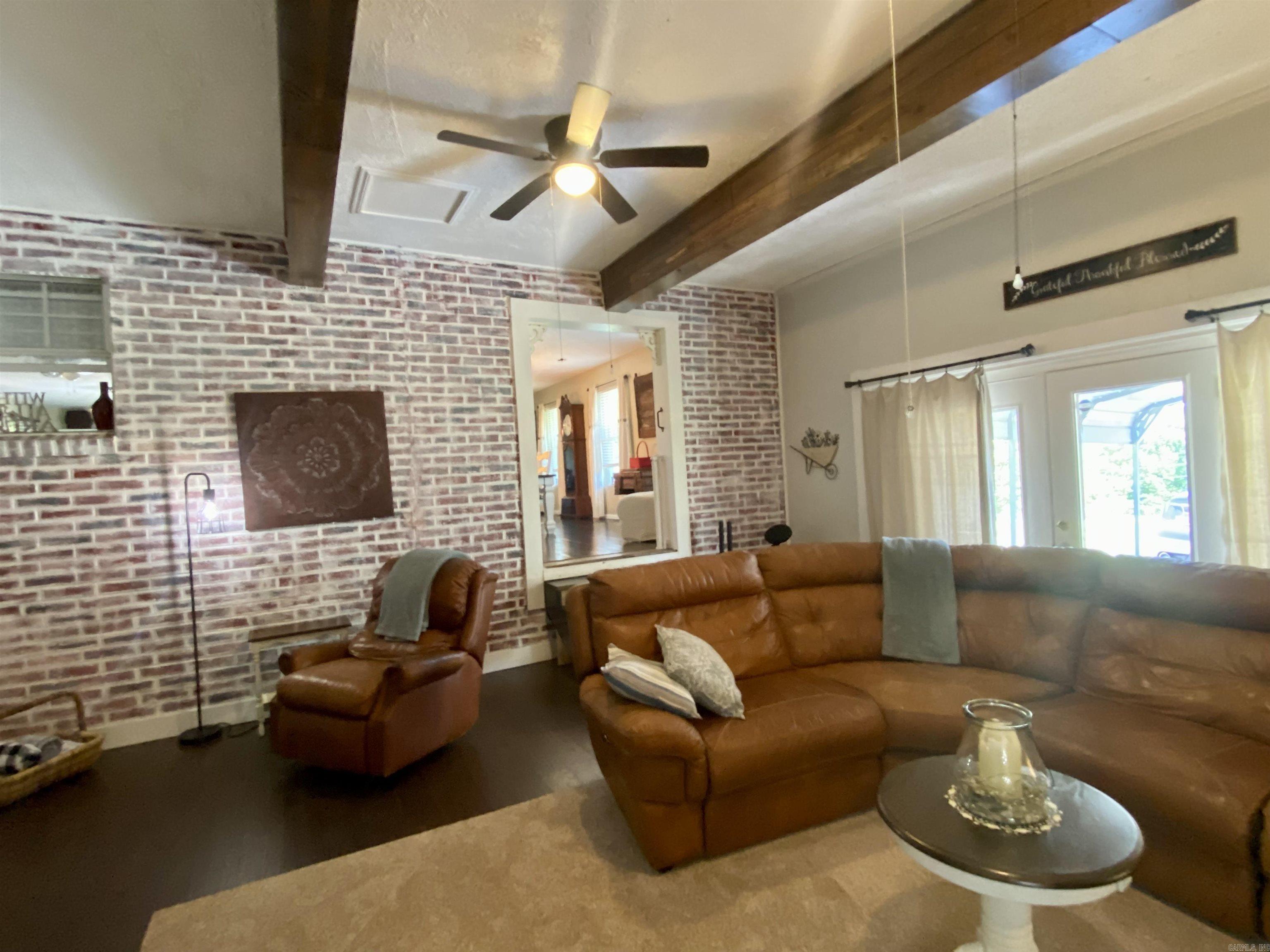16  Mockingbird  Story, AR